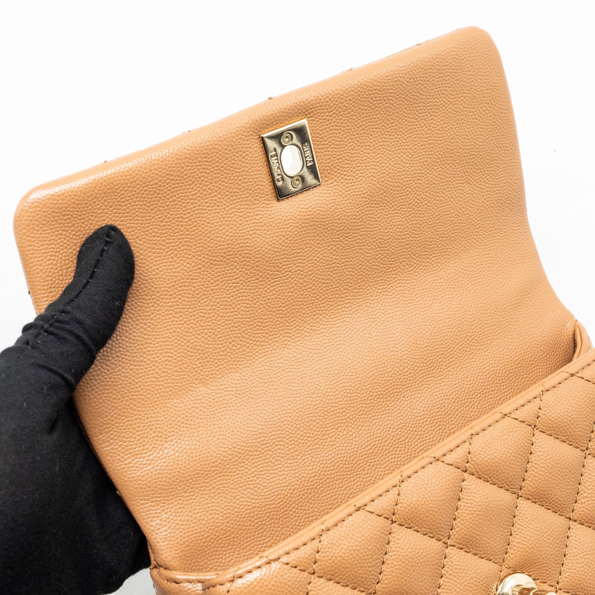 Chanel 21P Small Coco Handle Caviar caramel L