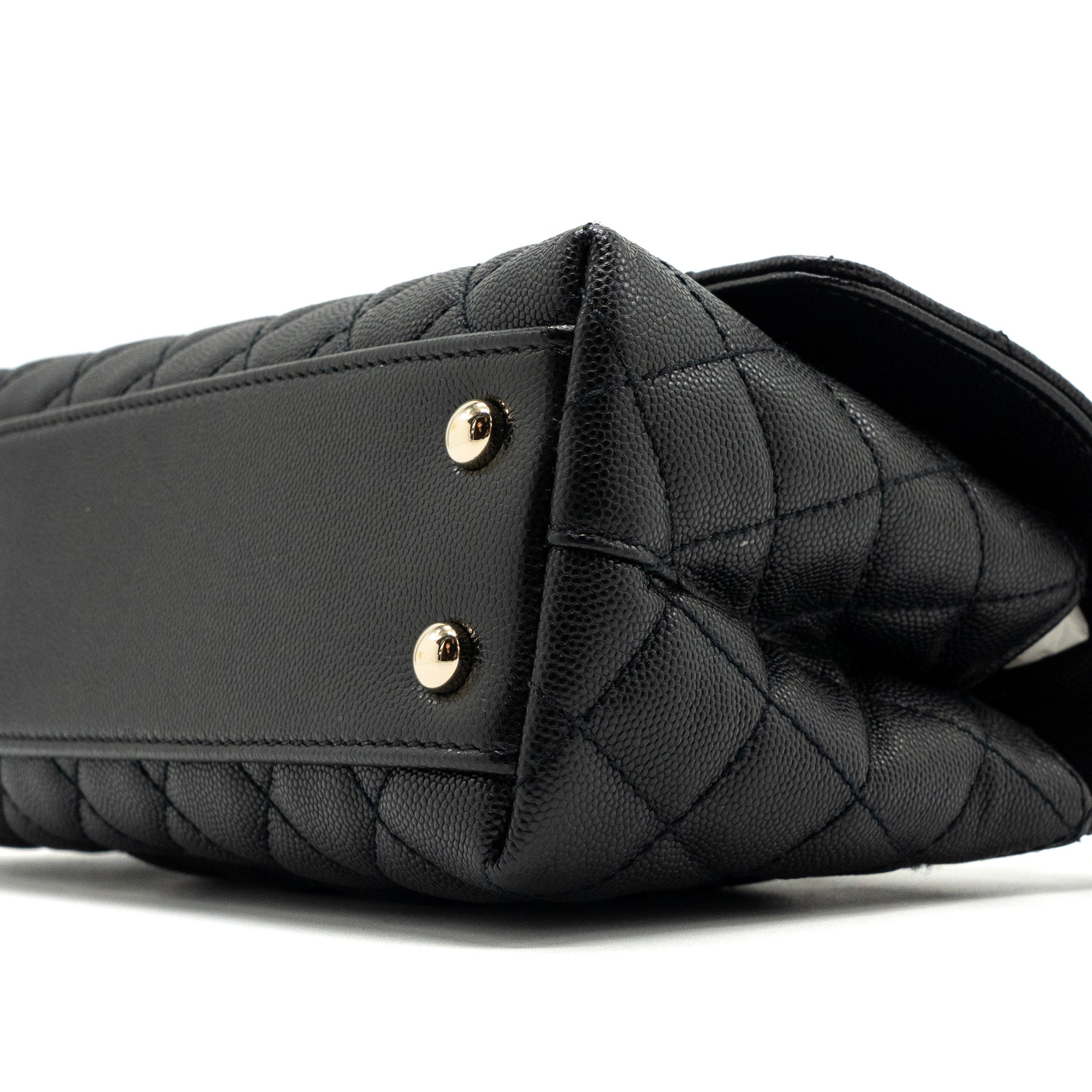 Chanel small coco handle caviar black L  (Microchip)