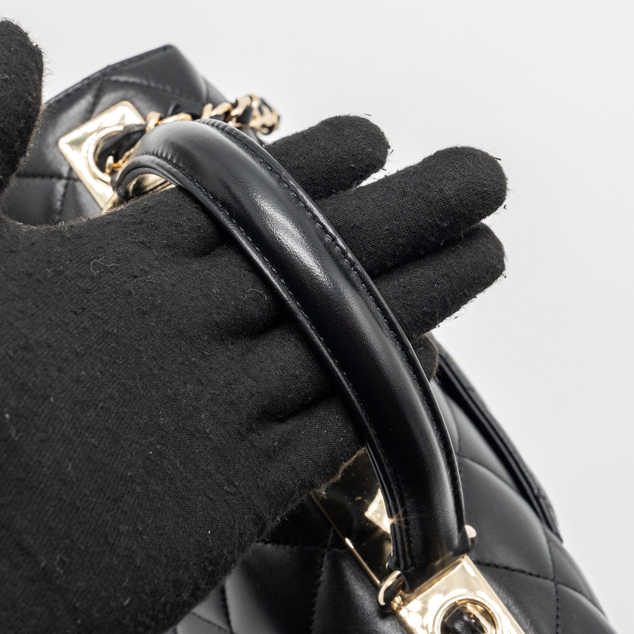 Chanel trendy CC flap bag with top handle lambskin black L (microchip)