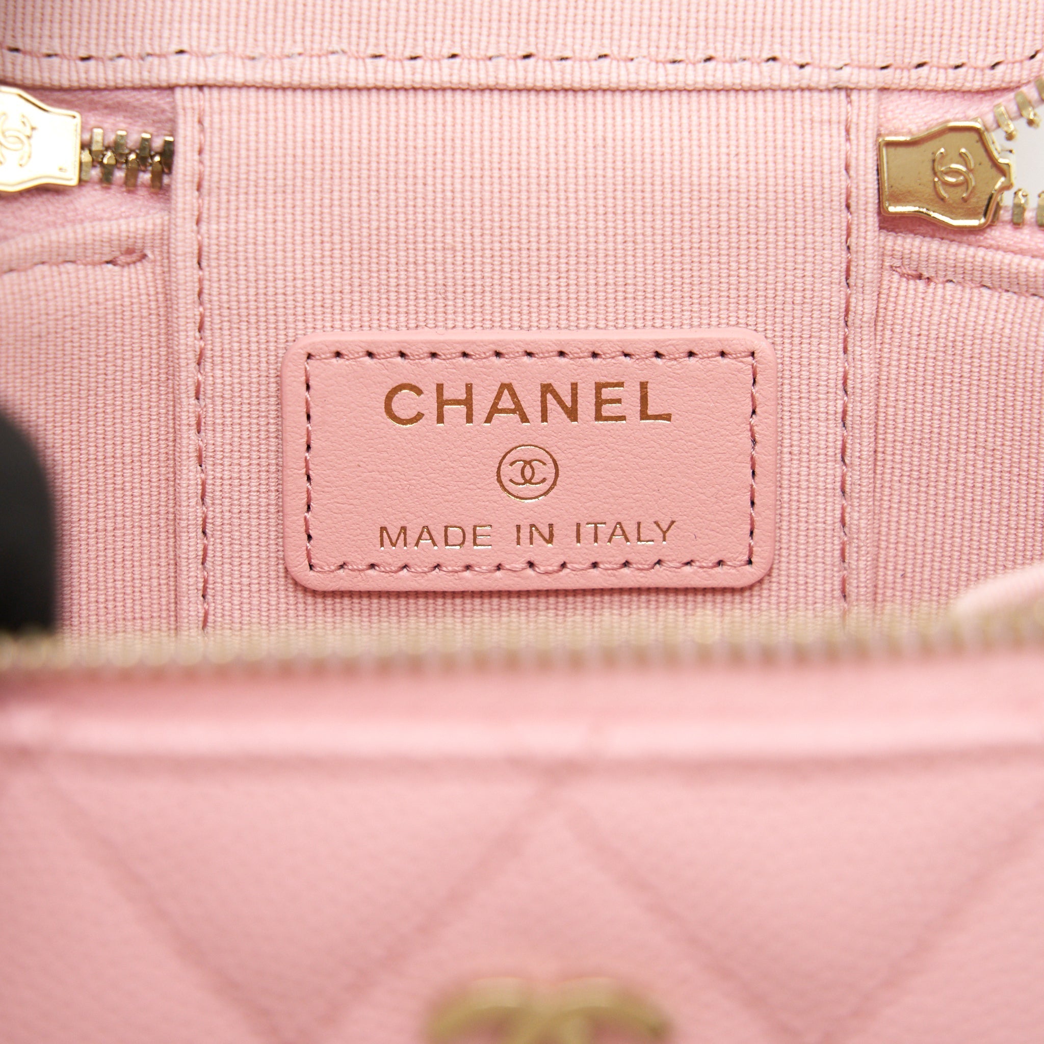 Chanel 22C Mini Vanity With Chain Caviar Pink L