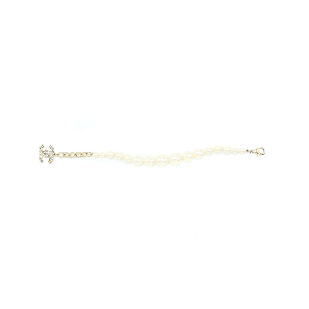 Chanel Pearl Bracelet With CC Logo Light Gold Tone