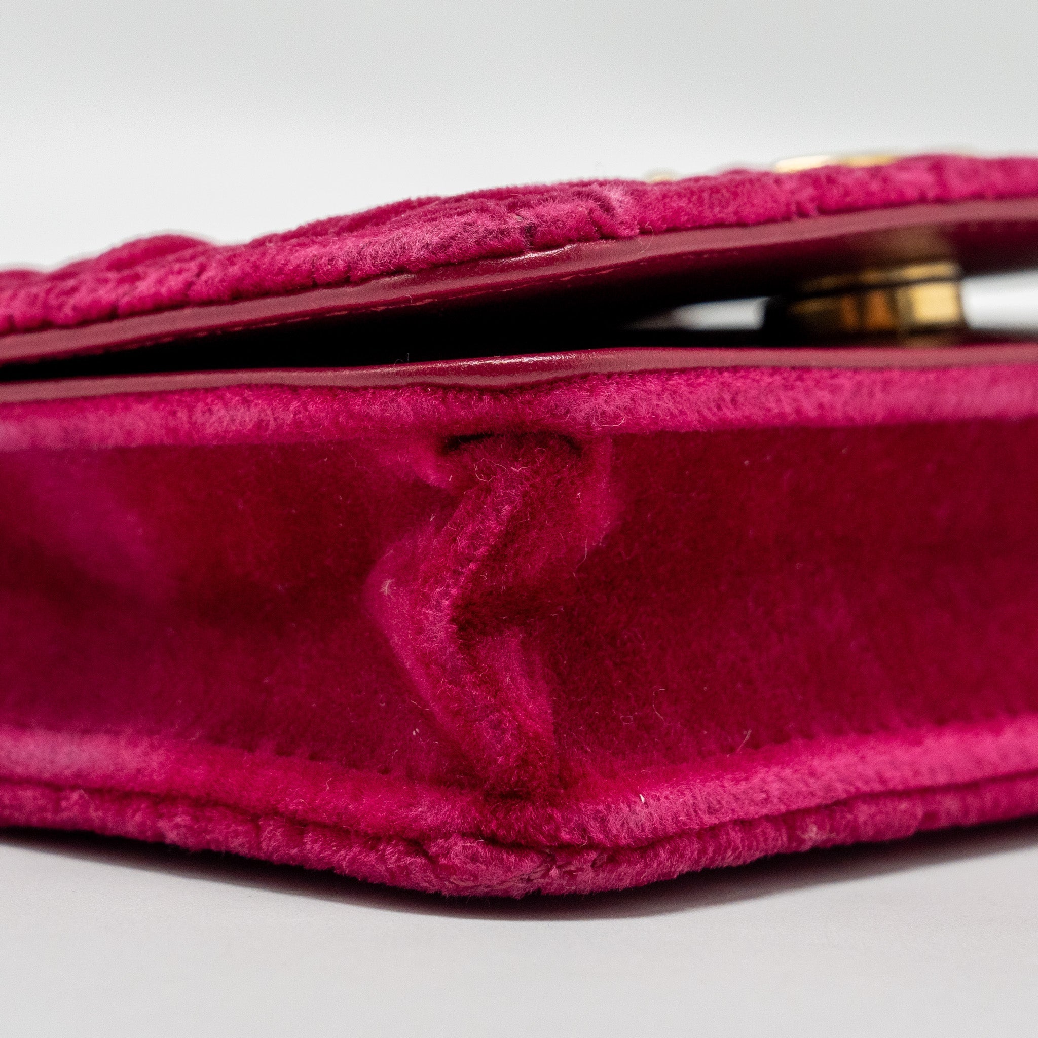Chanel 21A mini Camelia Flap Bag Velvet Fushia