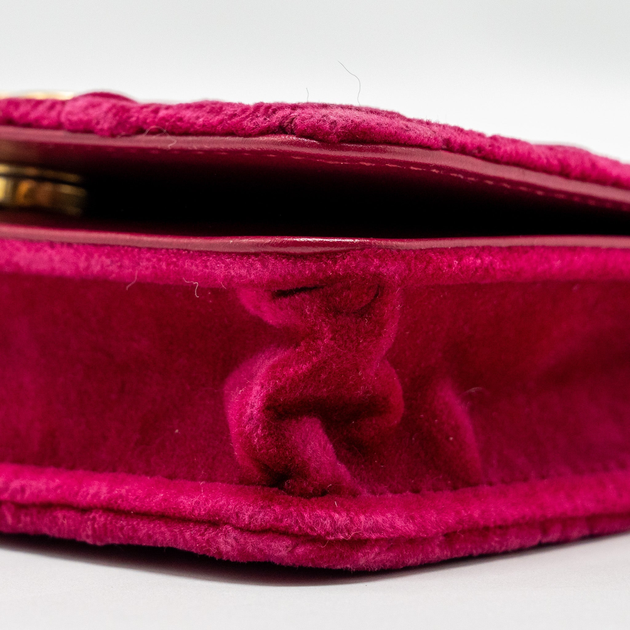 Chanel 21A mini Camelia Flap Bag Velvet Fushia