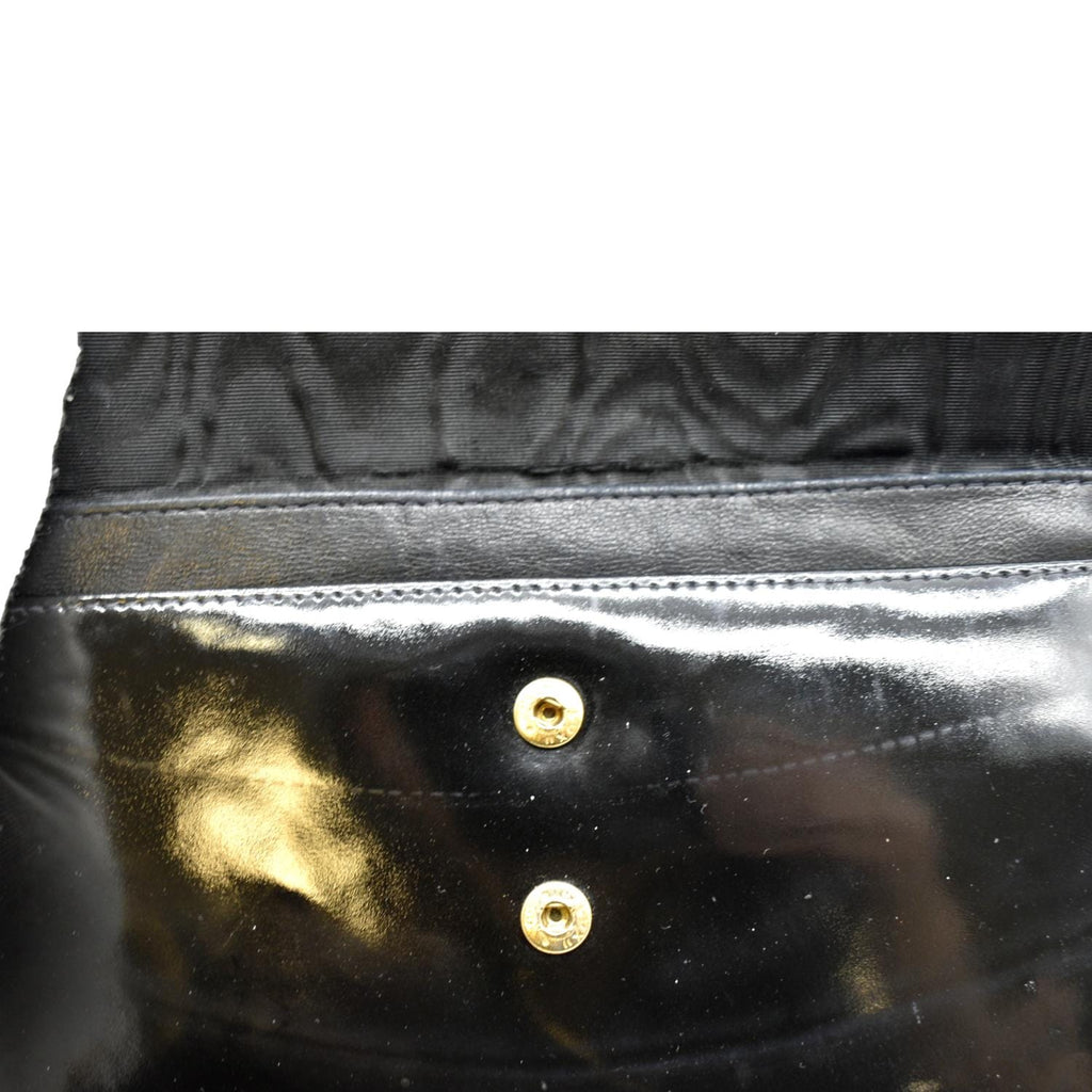 CHANEL Vintage CC Patent Leather Wallet Black