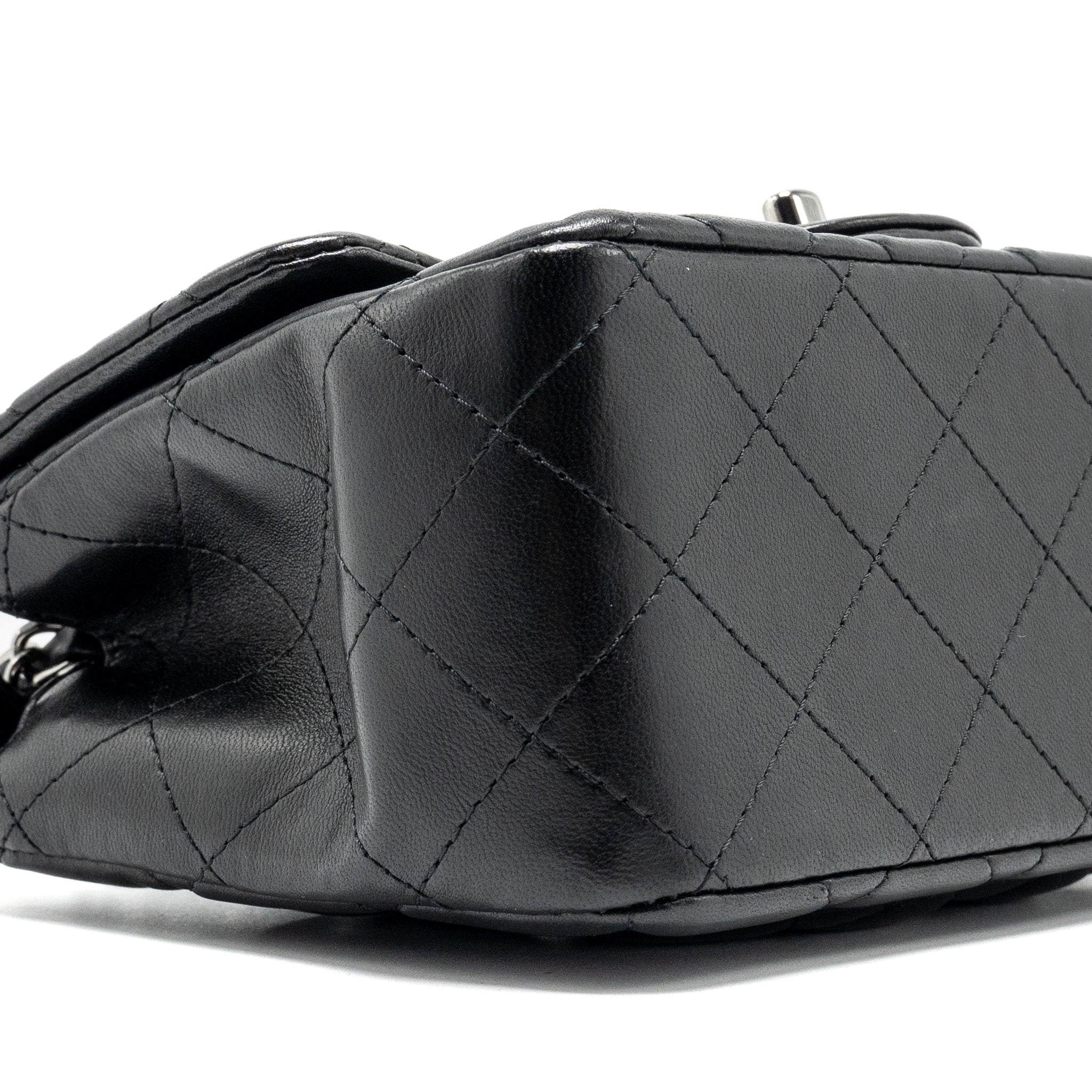 Chanel mini square Flap bag lambskin black