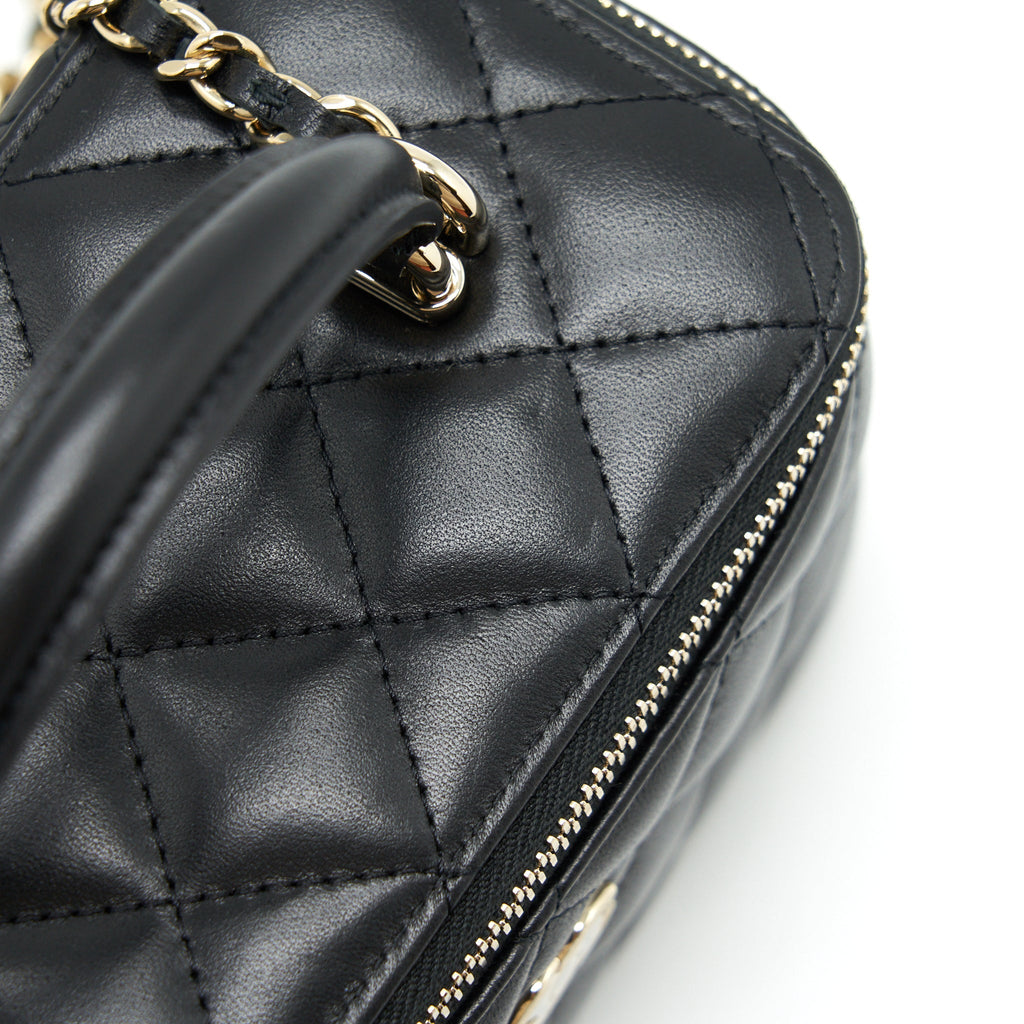 Chanel 22A Top Handle Long Vanity With Chain Lambskin Black L