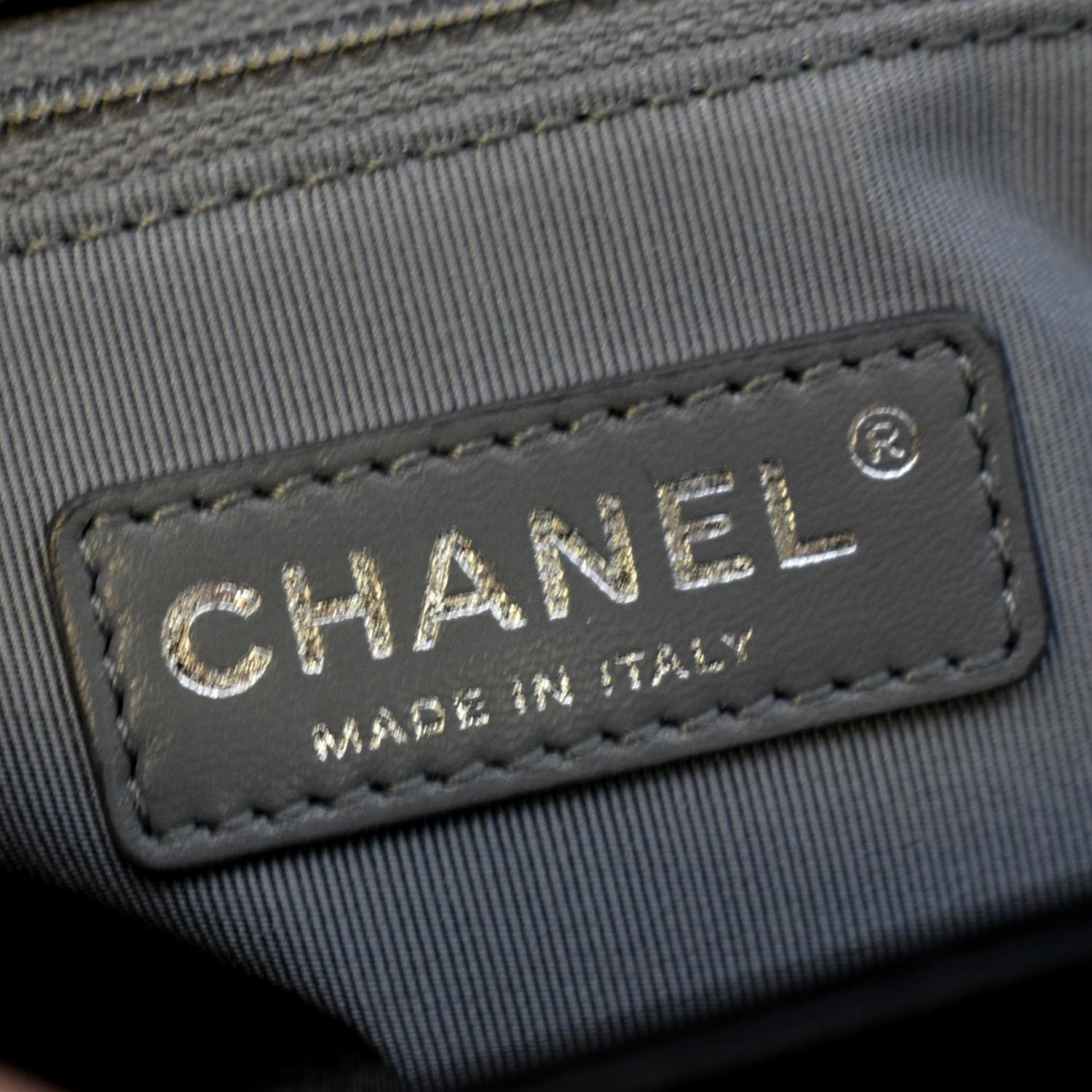 CHANEL Wild Stitch Boy Quilted Lambskin Leather Shoulder Bag Black