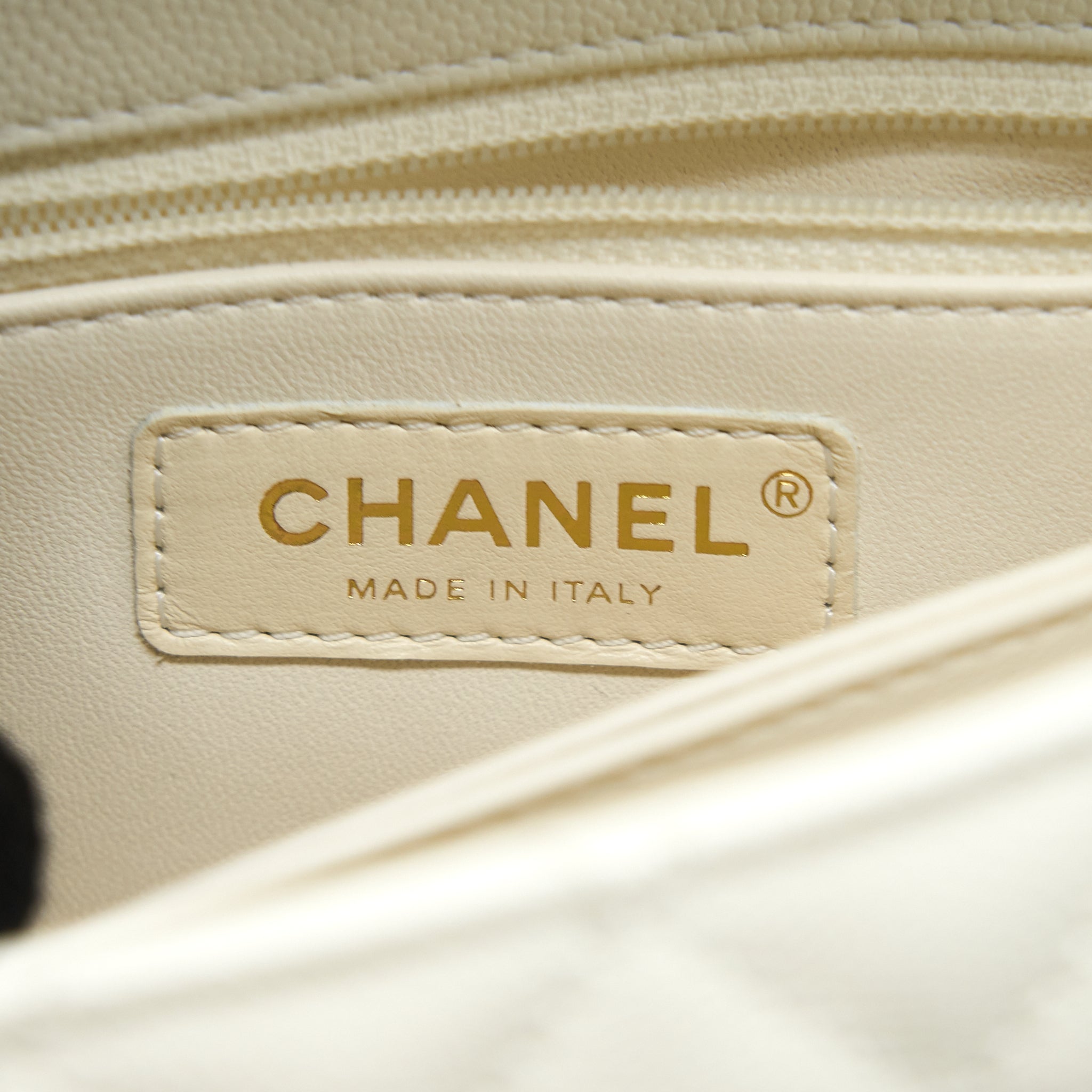 Chanel Small Coco Handle Caviar White L (Microchip)