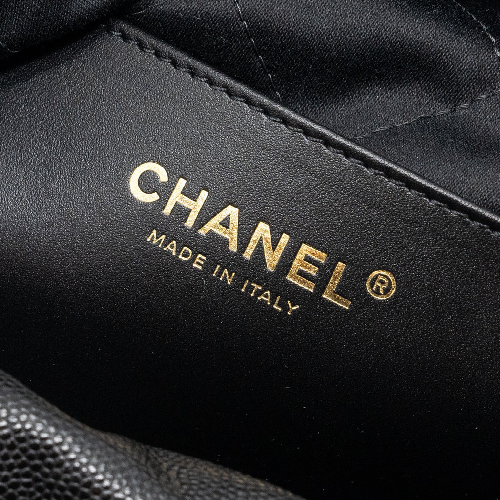 Chanel mini 22 bag caviar black  (microchip)
