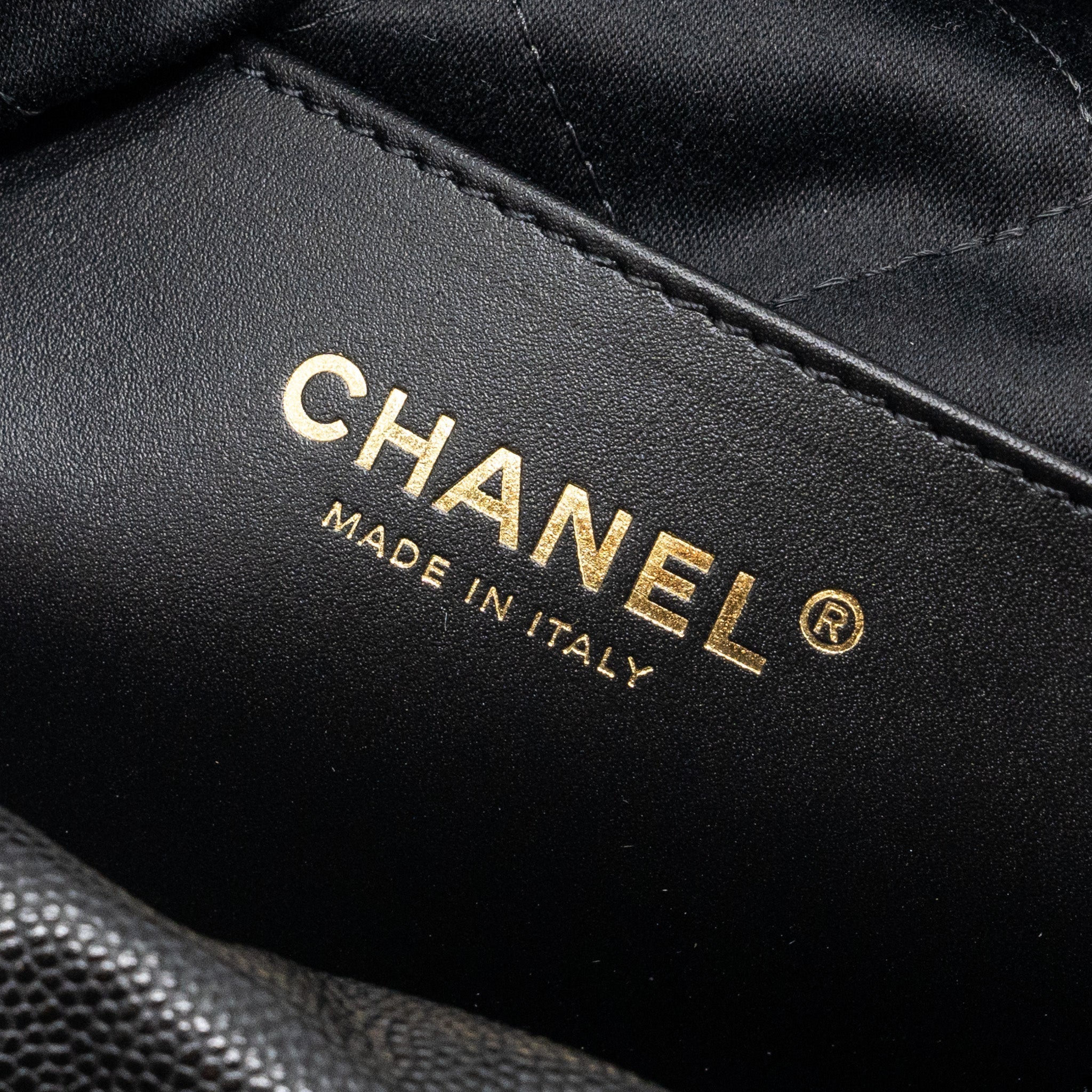 Chanel mini 22 bag caviar black  (microchip)
