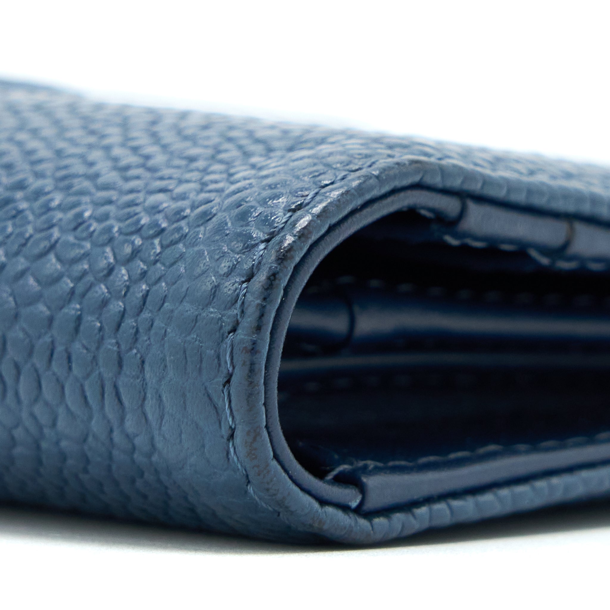 Chanel CC Logo Fold Wallet Caviar Navy