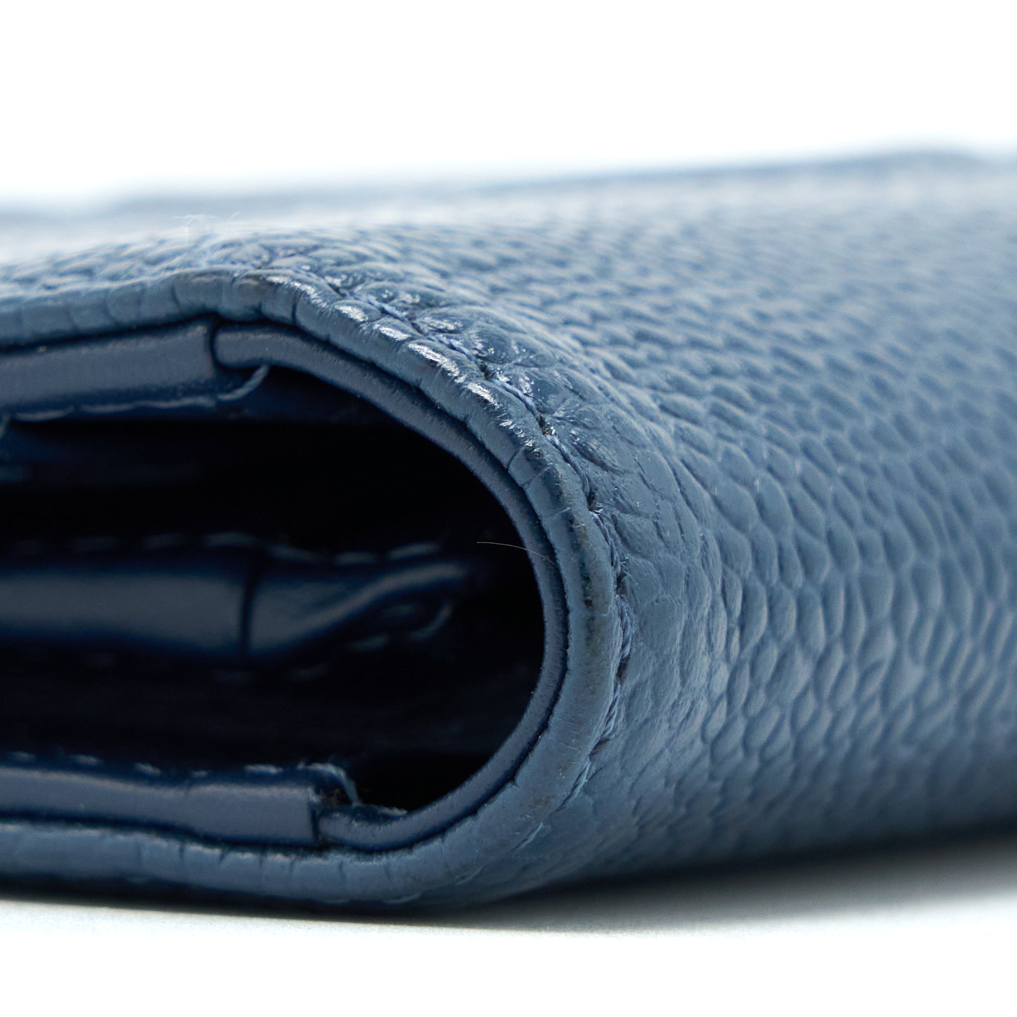 Chanel CC Logo Fold Wallet Caviar Navy