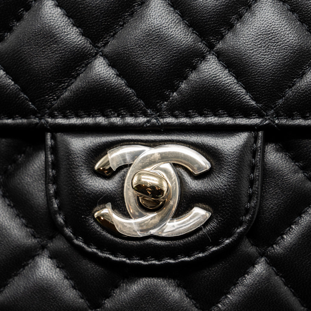 Chanel 22S Heart Bag Lambskin Black L (Microchip)
