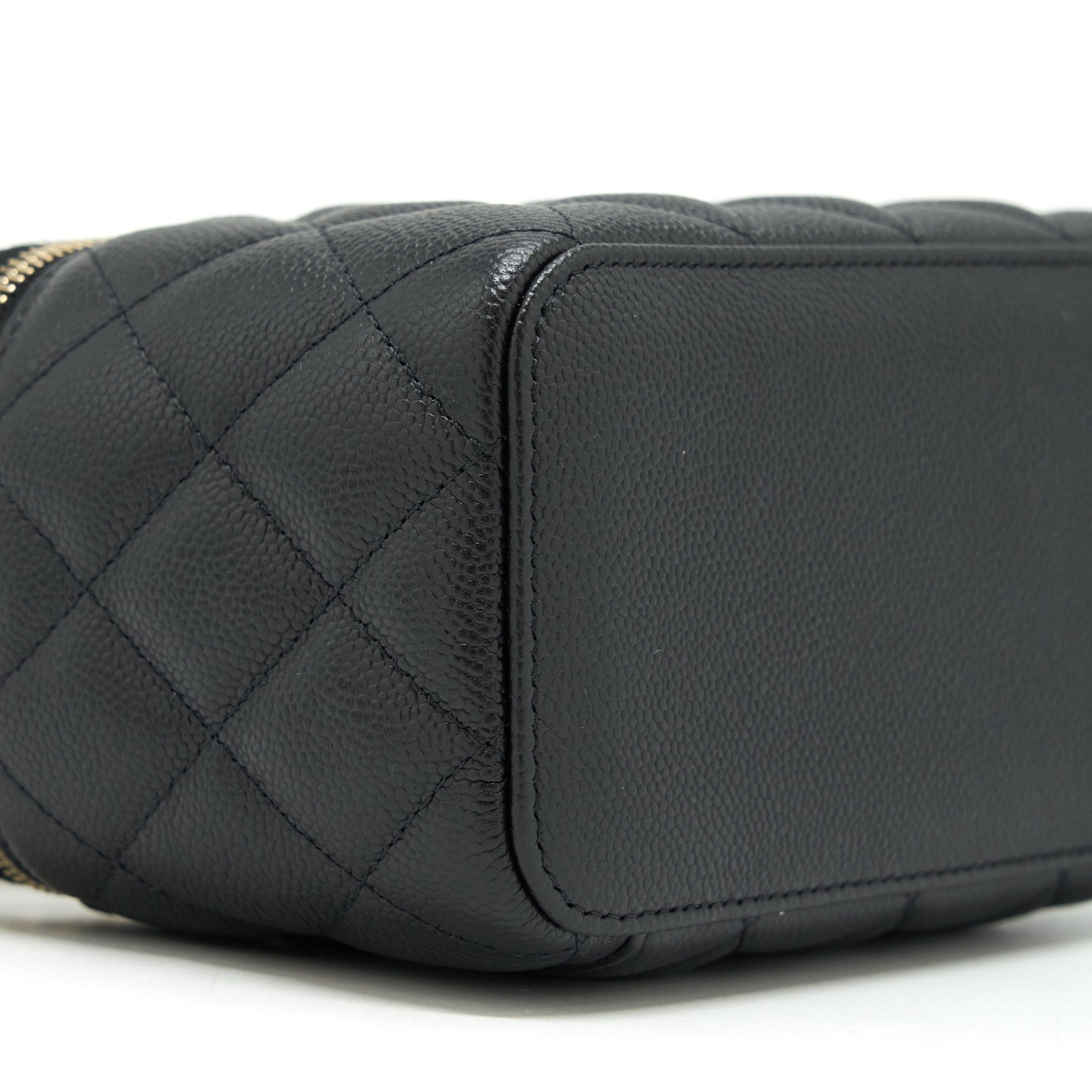 Chanel 22P Long Vanity With CC Logo Chain Caviar Black L