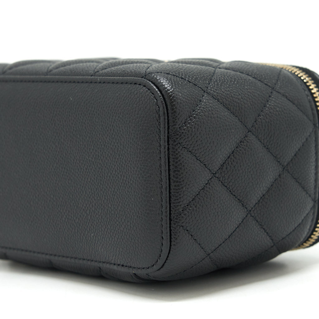 Chanel 22P Long Vanity With CC Logo Chain Caviar Black L