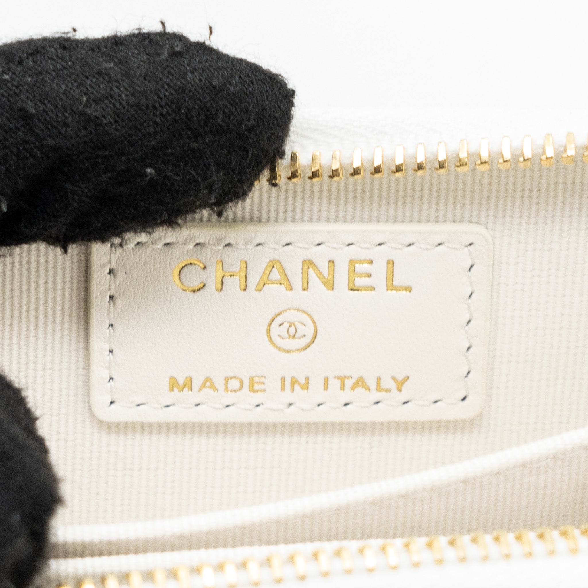 Chanel Mini Bow Card Holder With Chain Tweed White L(Microchip)