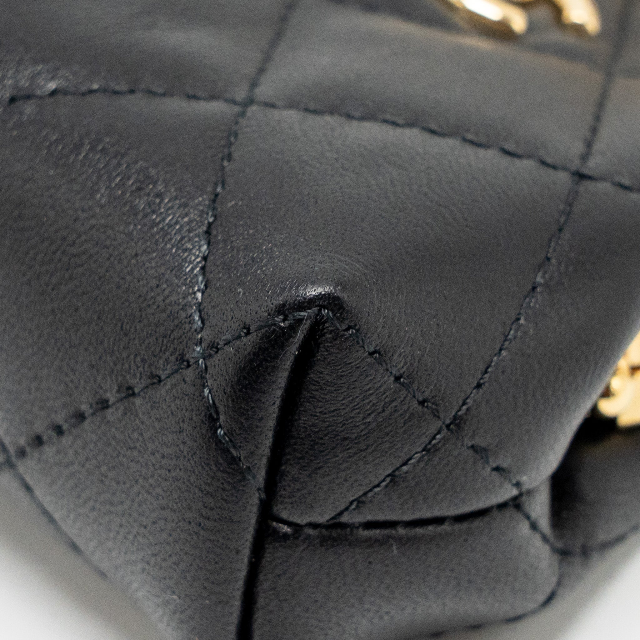 Chanel 23p Mini Coin Purse with Chain Calfskin Black L(microchip)