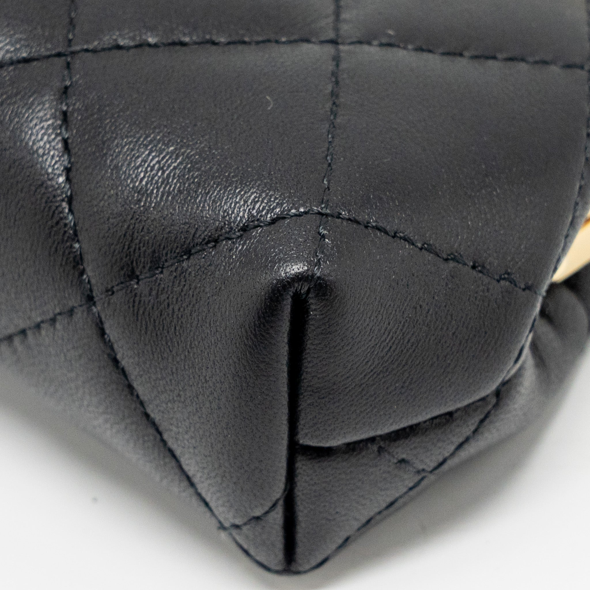 Chanel 23p Mini Coin Purse with Chain Calfskin Black L(microchip)