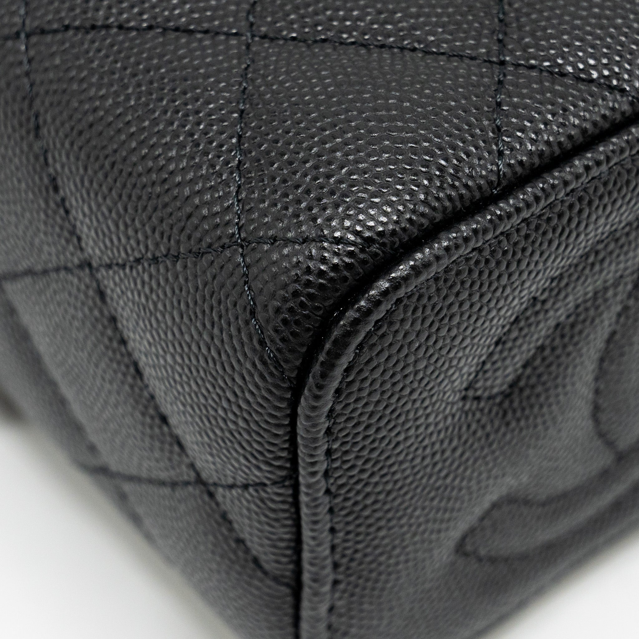 Chanel Mini Vanity with Chain Caviar Black L (Microchip)