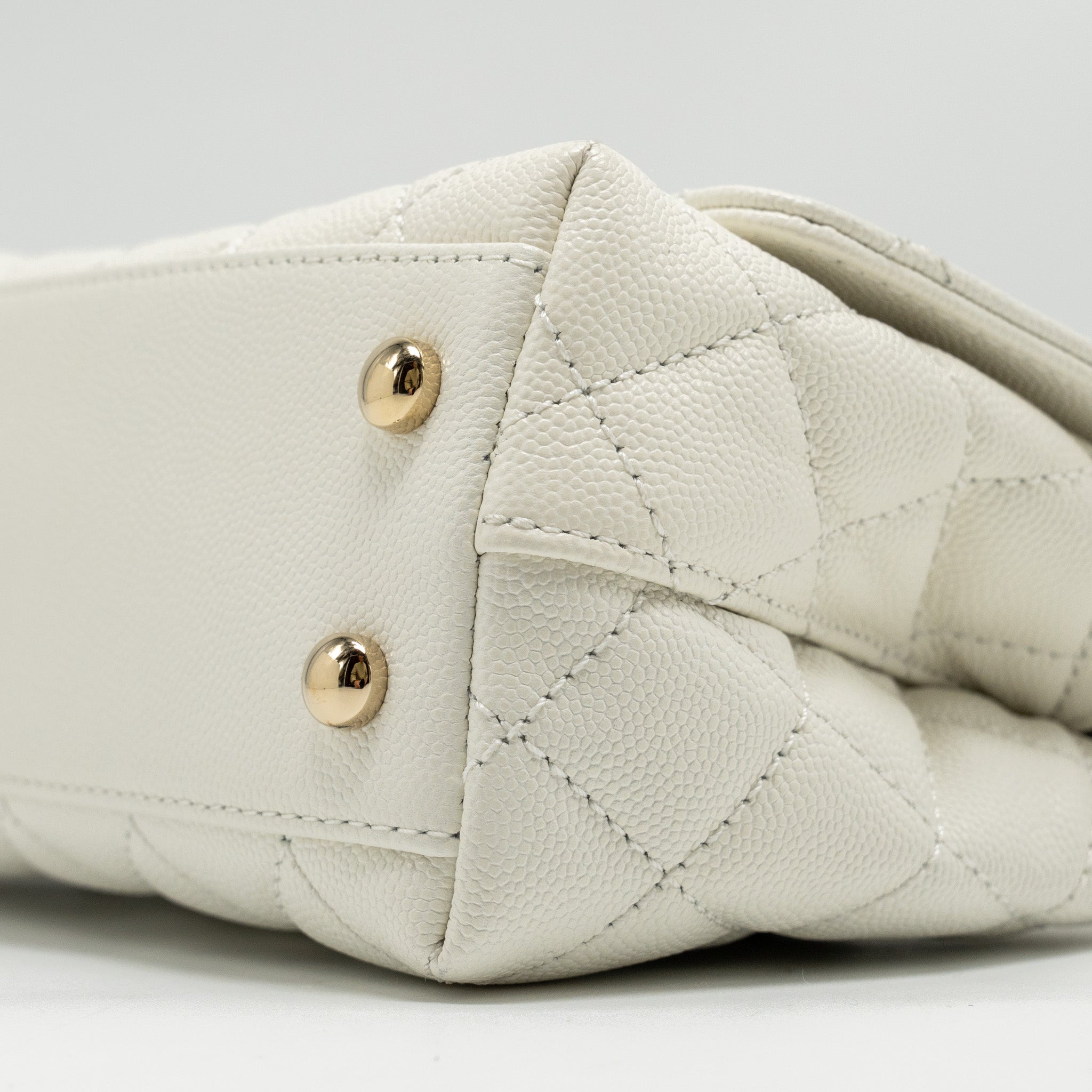Chanel Mini Coco Handle Caviar White L (Microchip)