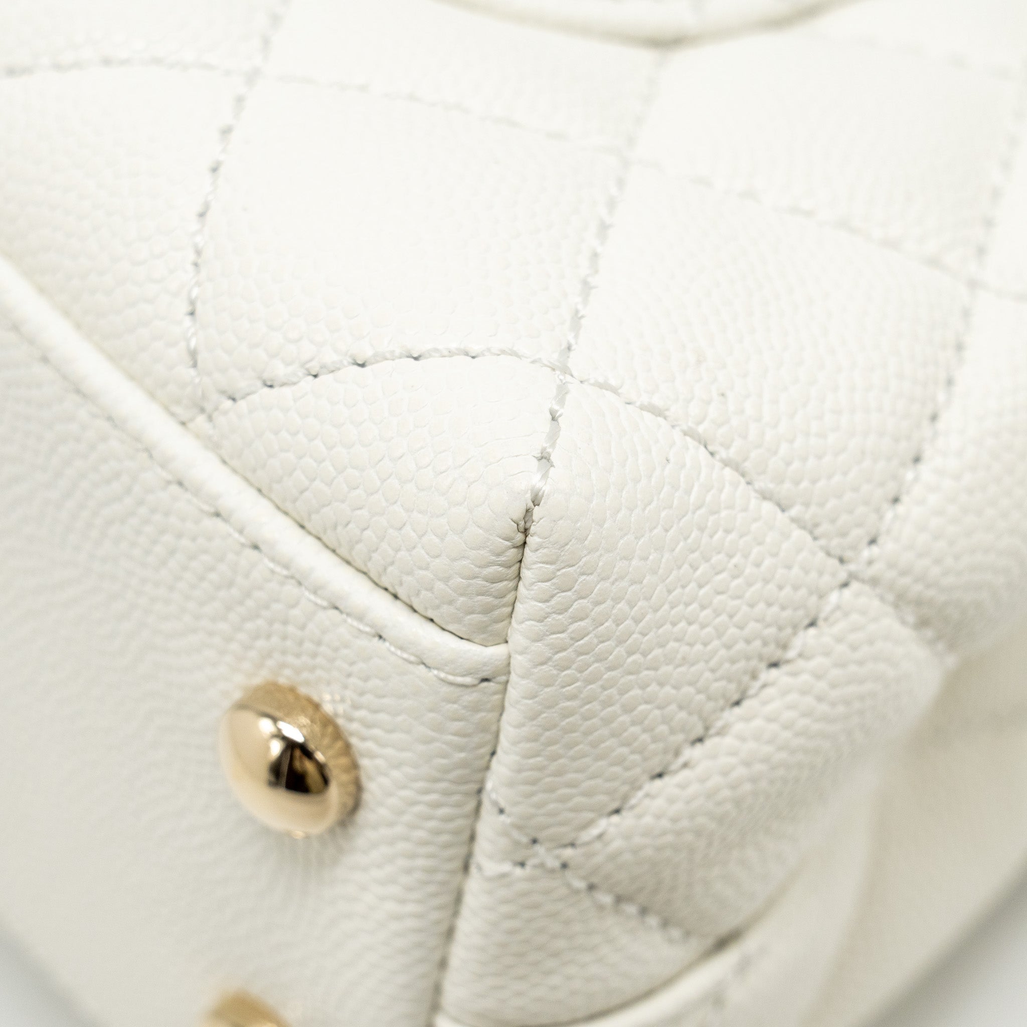 Chanel Mini Coco Handle Caviar White L (Microchip)