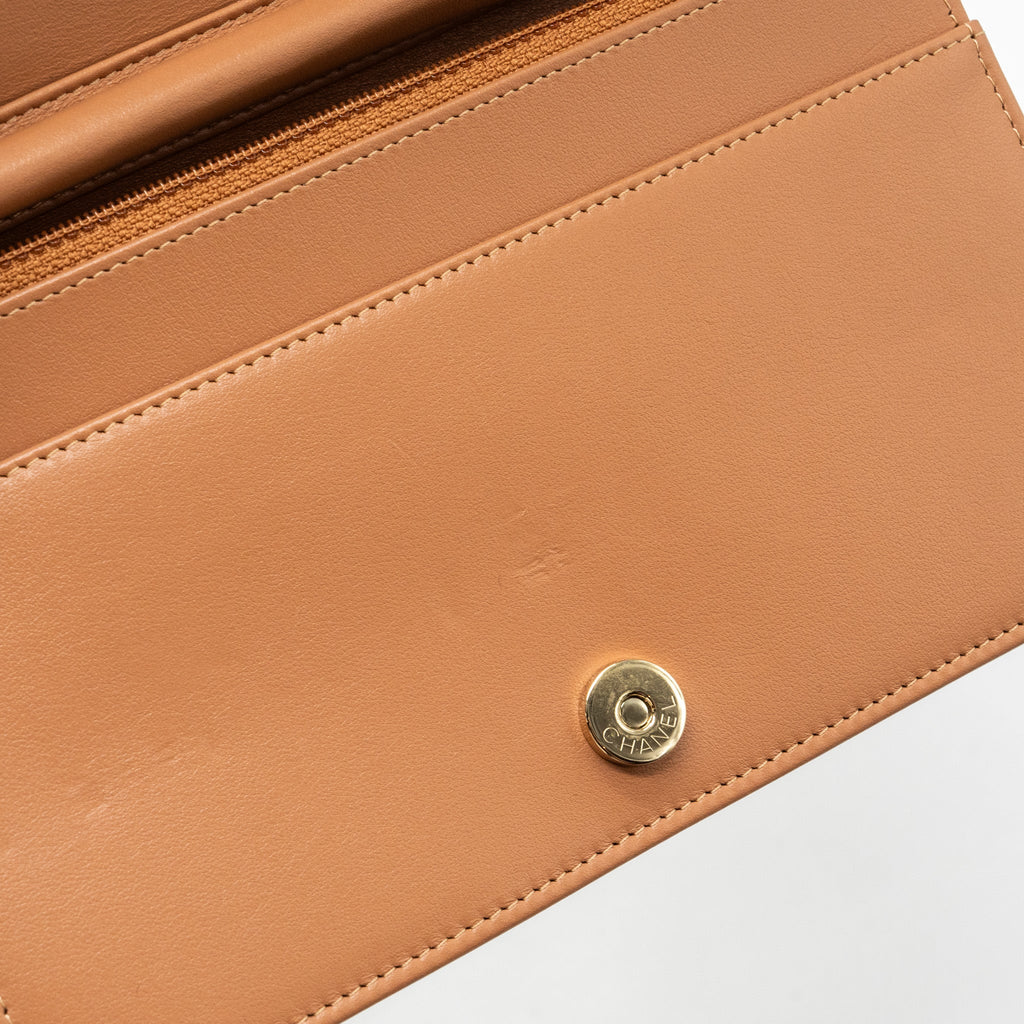 Chanel boy wallet on chain caviar light caramel L (microchip)