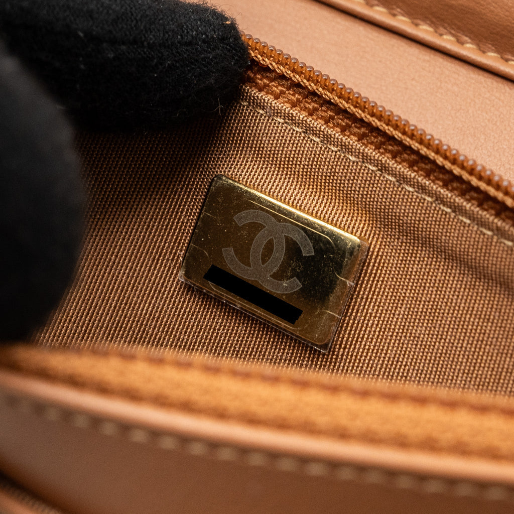 Chanel boy wallet on chain caviar light caramel L (microchip)