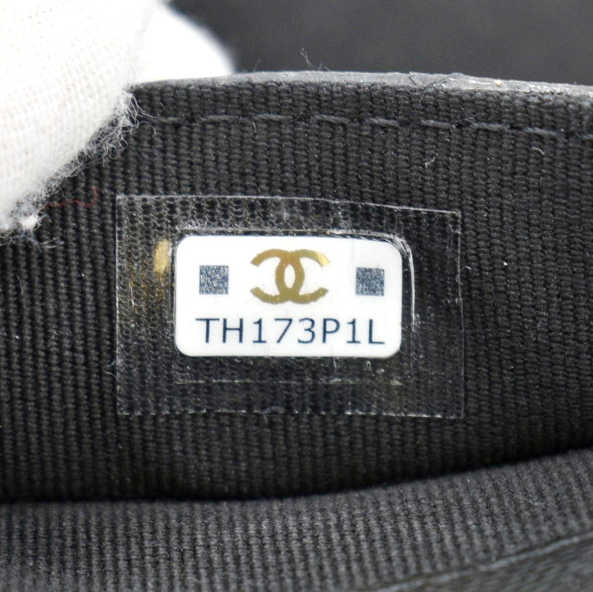 CHANEL CC Flap Quilted Caviar Leather Card Holder Black