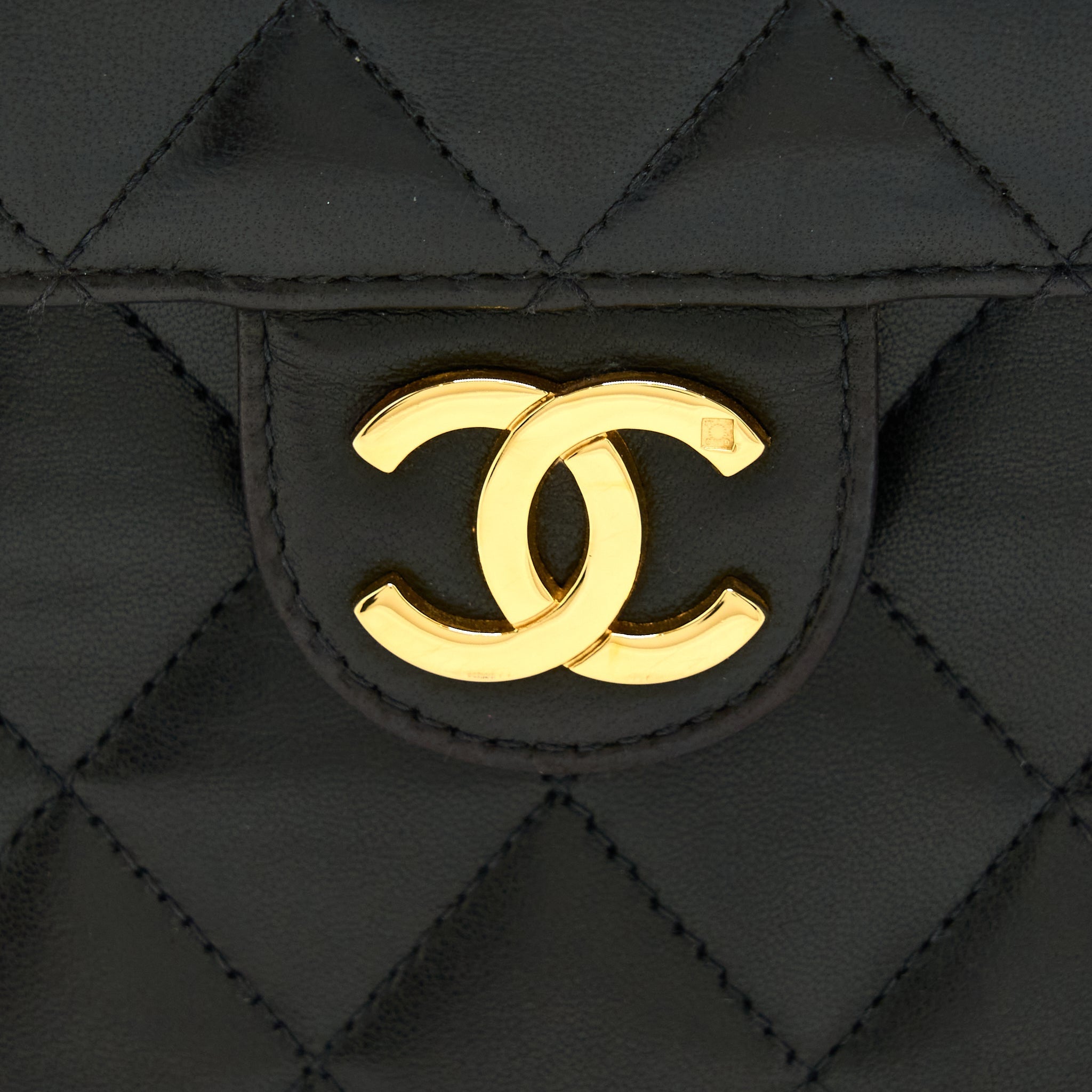 Chanel Vintage Flap Bag Lambskin Black