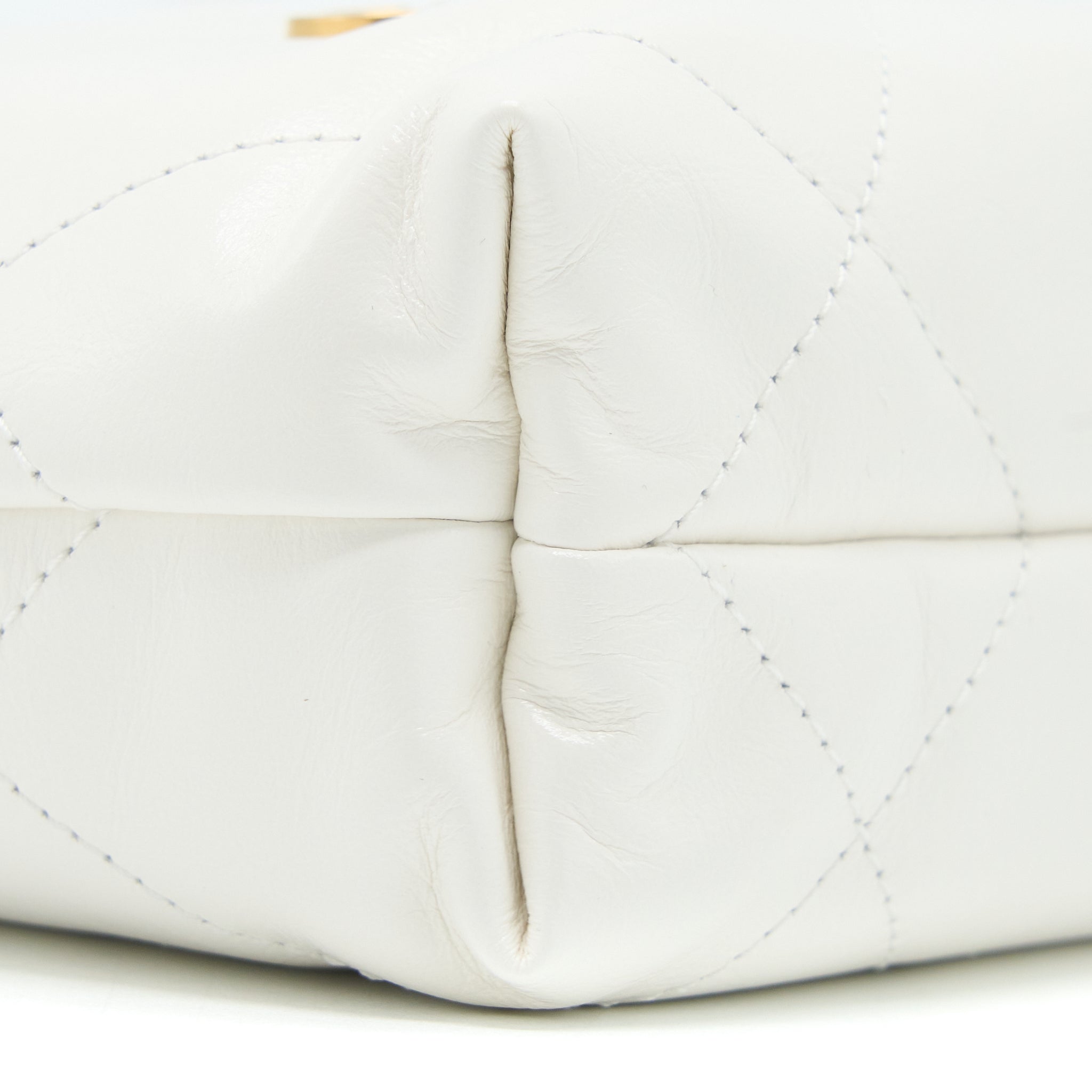 Chanel 23S Mini 22 Bag Shiny Calfskin White  (Microchip)