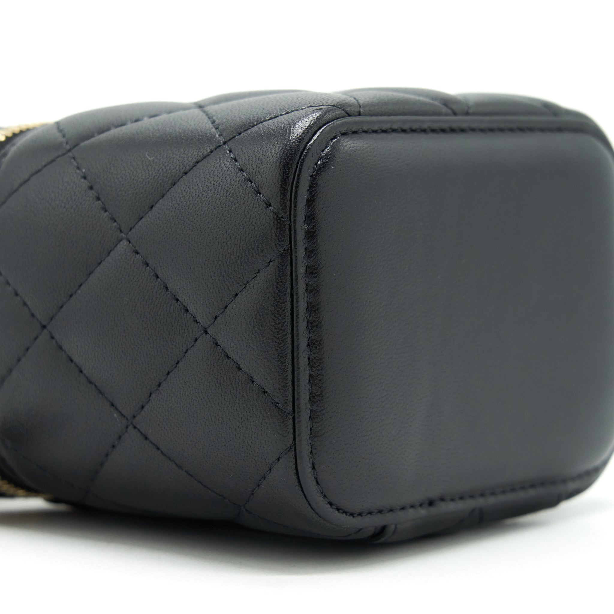 Chanel Pearl Crush Mini Vanity Case Lambskin Black