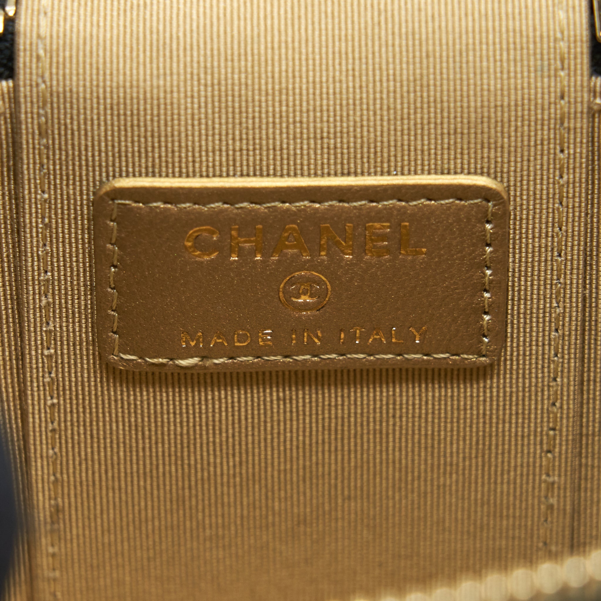 Chanel Pearl Crush Mini Vanity Case Lambskin Black