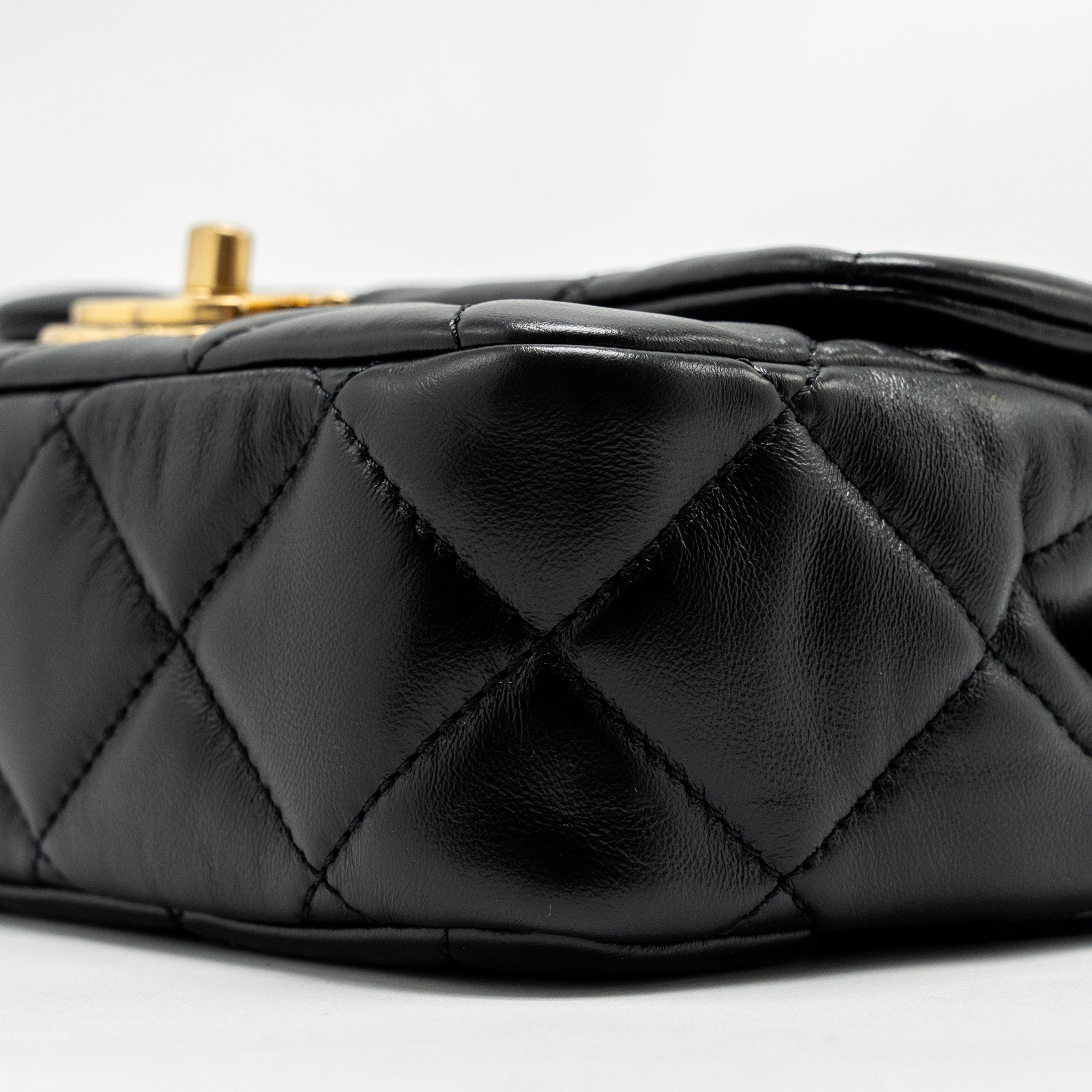 Chanel 22B Mini FlapBag Lambskin Black  (Microchip)
