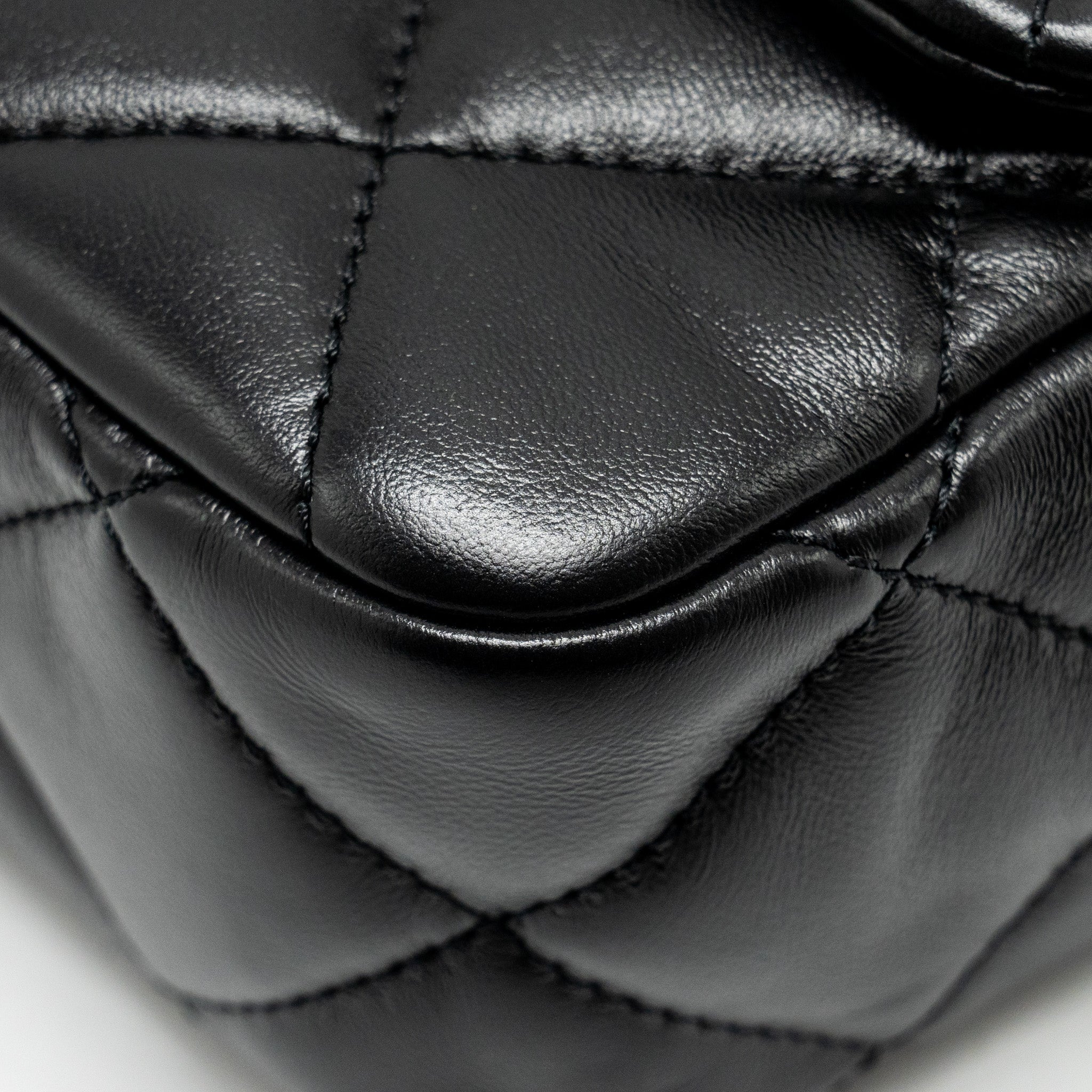 Chanel 22B Mini FlapBag Lambskin Black  (Microchip)
