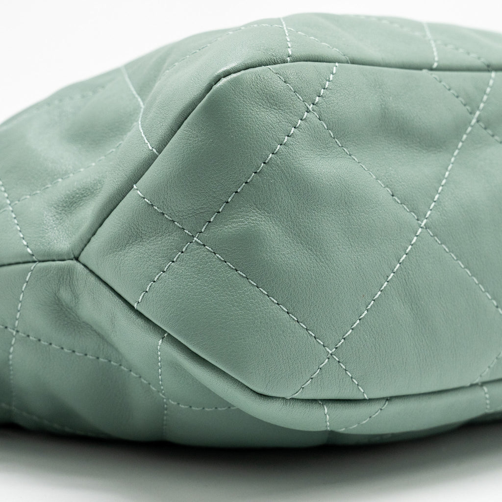 Chanel 22C Hobo bag with Giant Chain calfskin Green  (microchip)