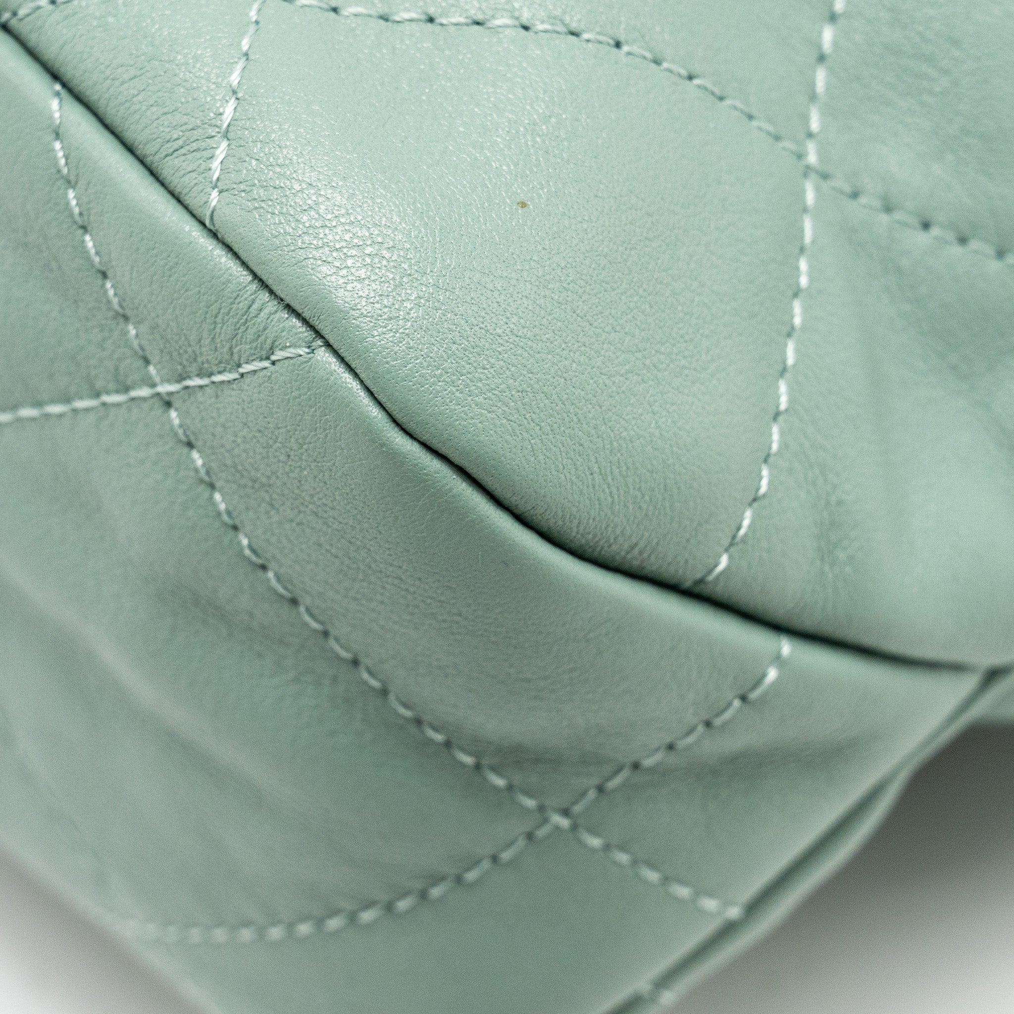 Chanel 22C Hobo bag with Giant Chain calfskin Green  (microchip)