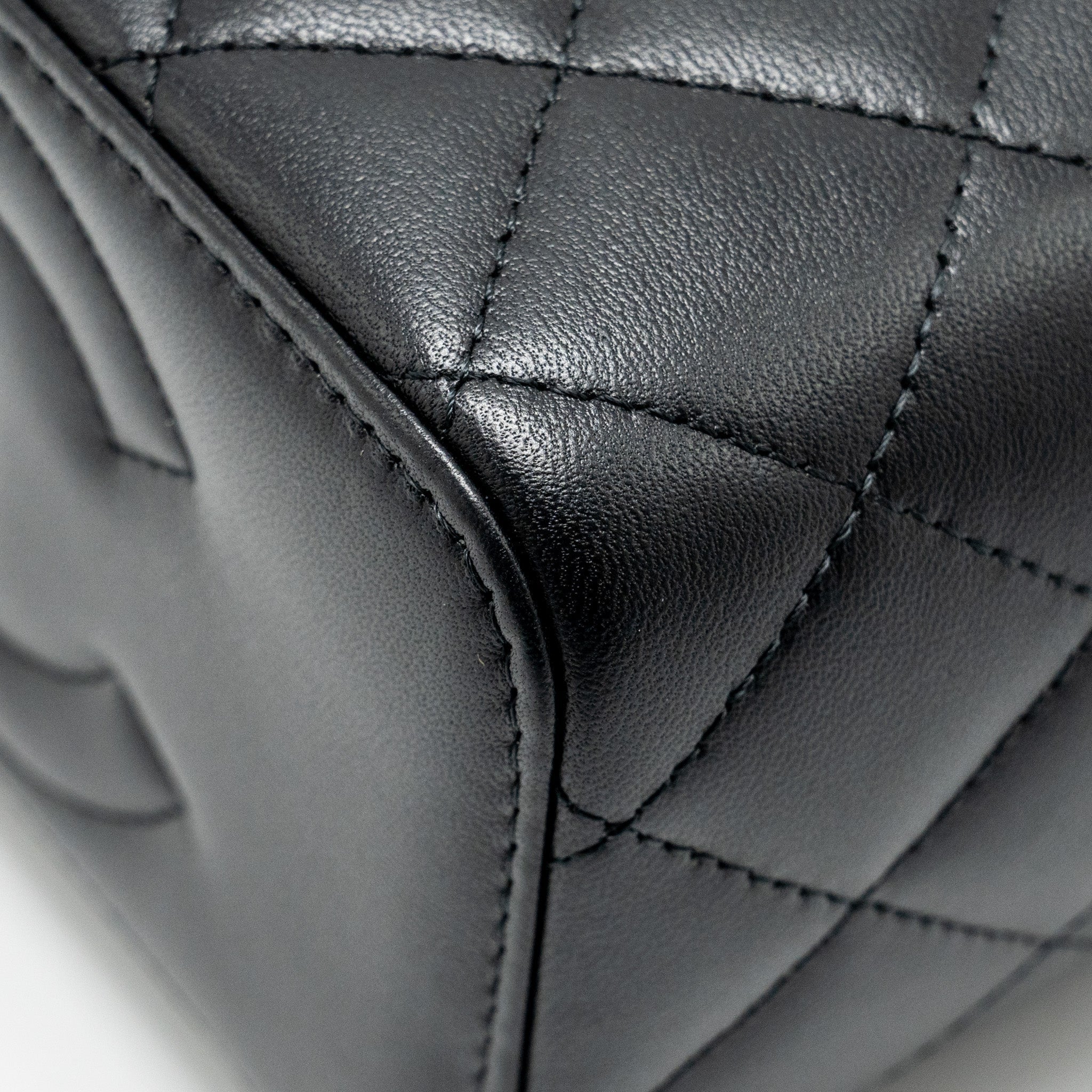 Chanel Top Handle Long Vanity Case Lambskin BLACK  (Microchip)