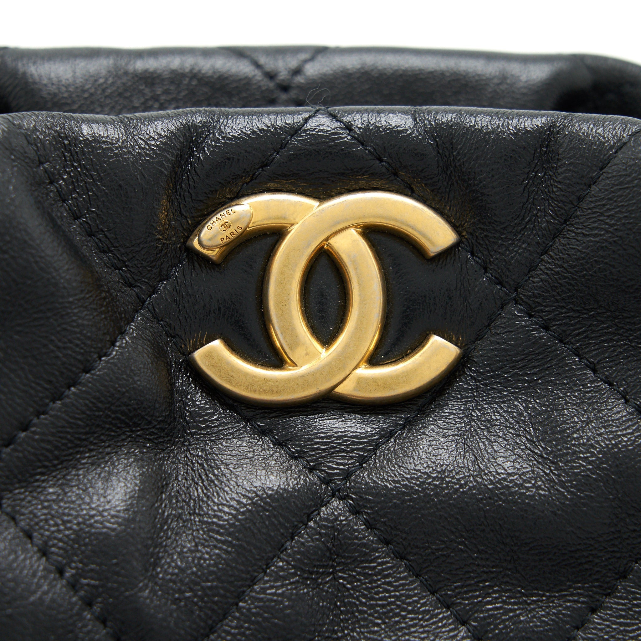 Chanel quilted shoulder bag lambskin black