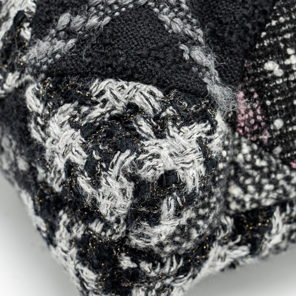 Chanel Medium 22 Bag fabric / tweed multicolour  (microchip)