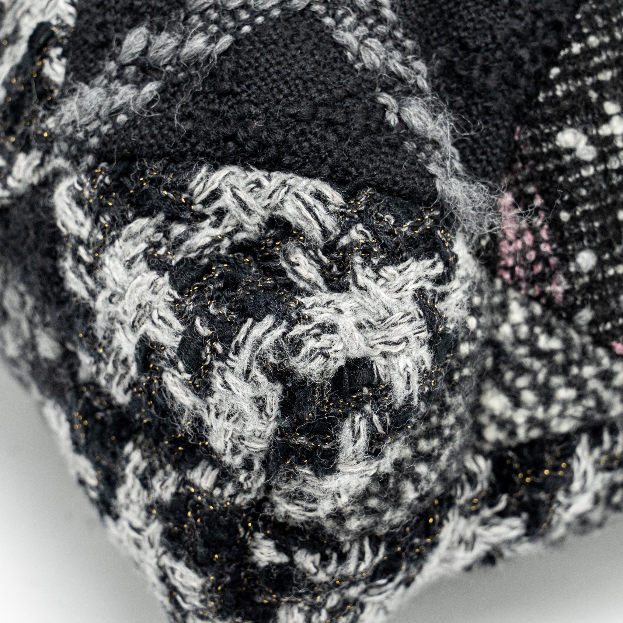 Chanel Medium 22 Bag fabric / tweed multicolour  (microchip)