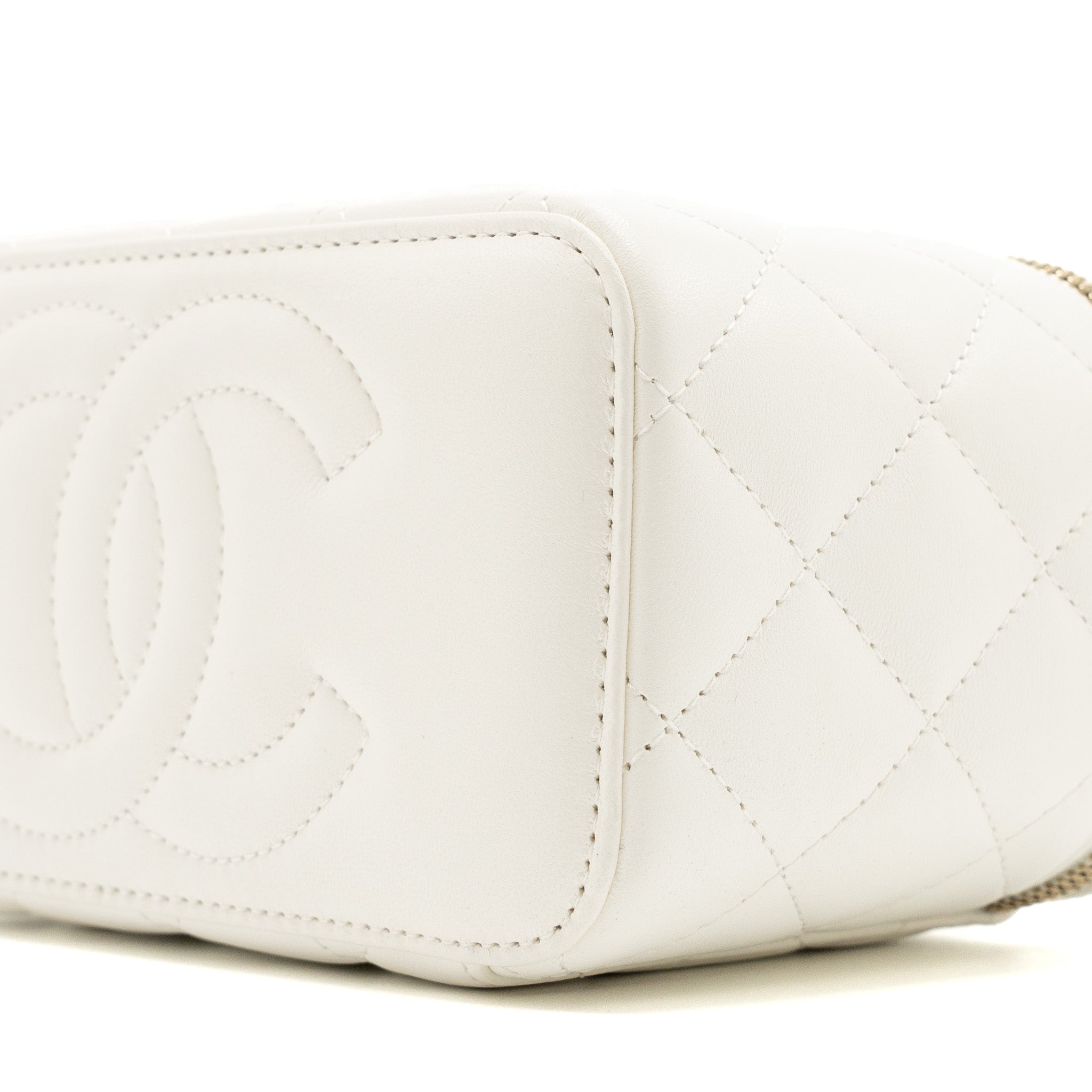 Chanel long vanity with lambskin white  (Microchip)