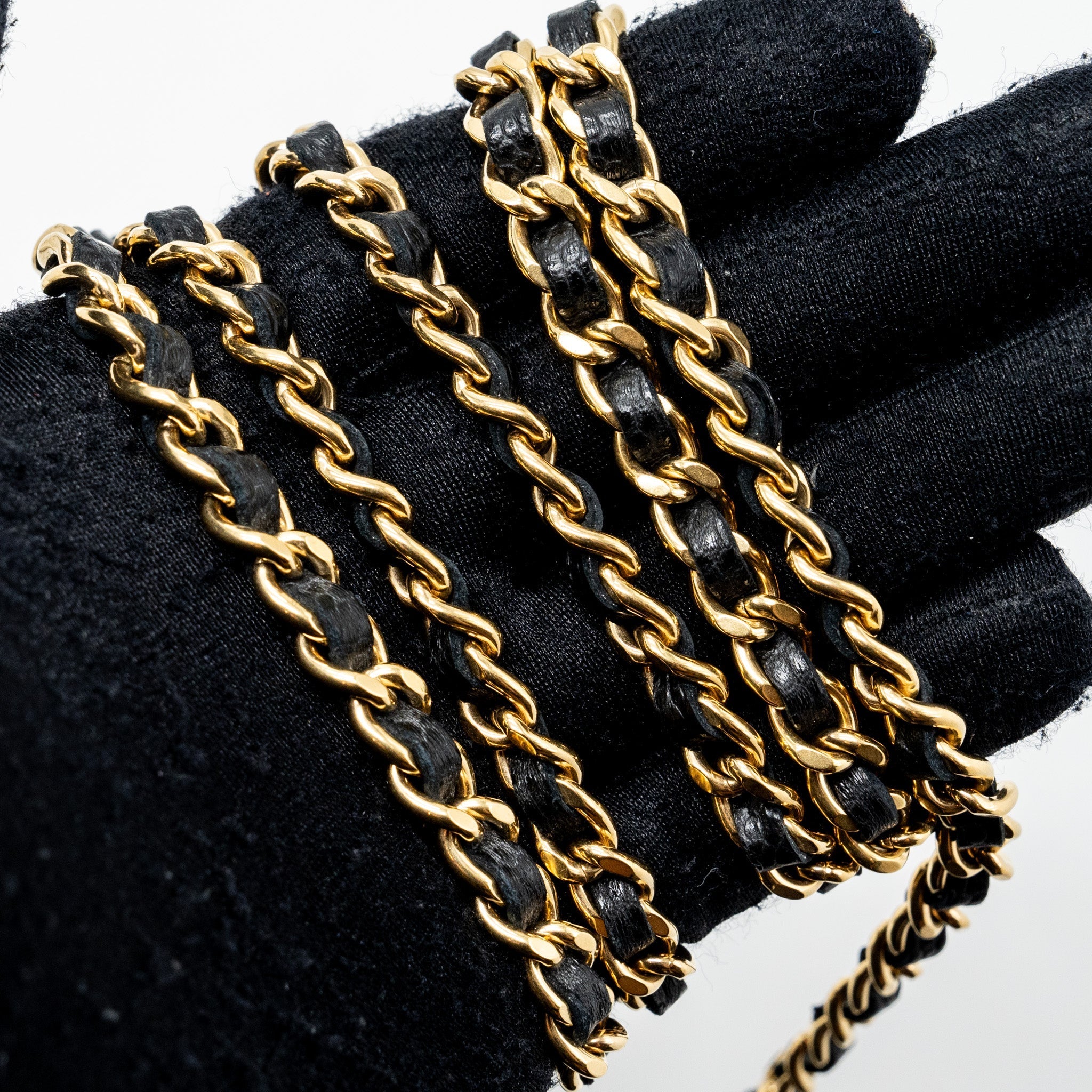 Chanel Classic Wallet On Chain Caviar Black  (microchip)