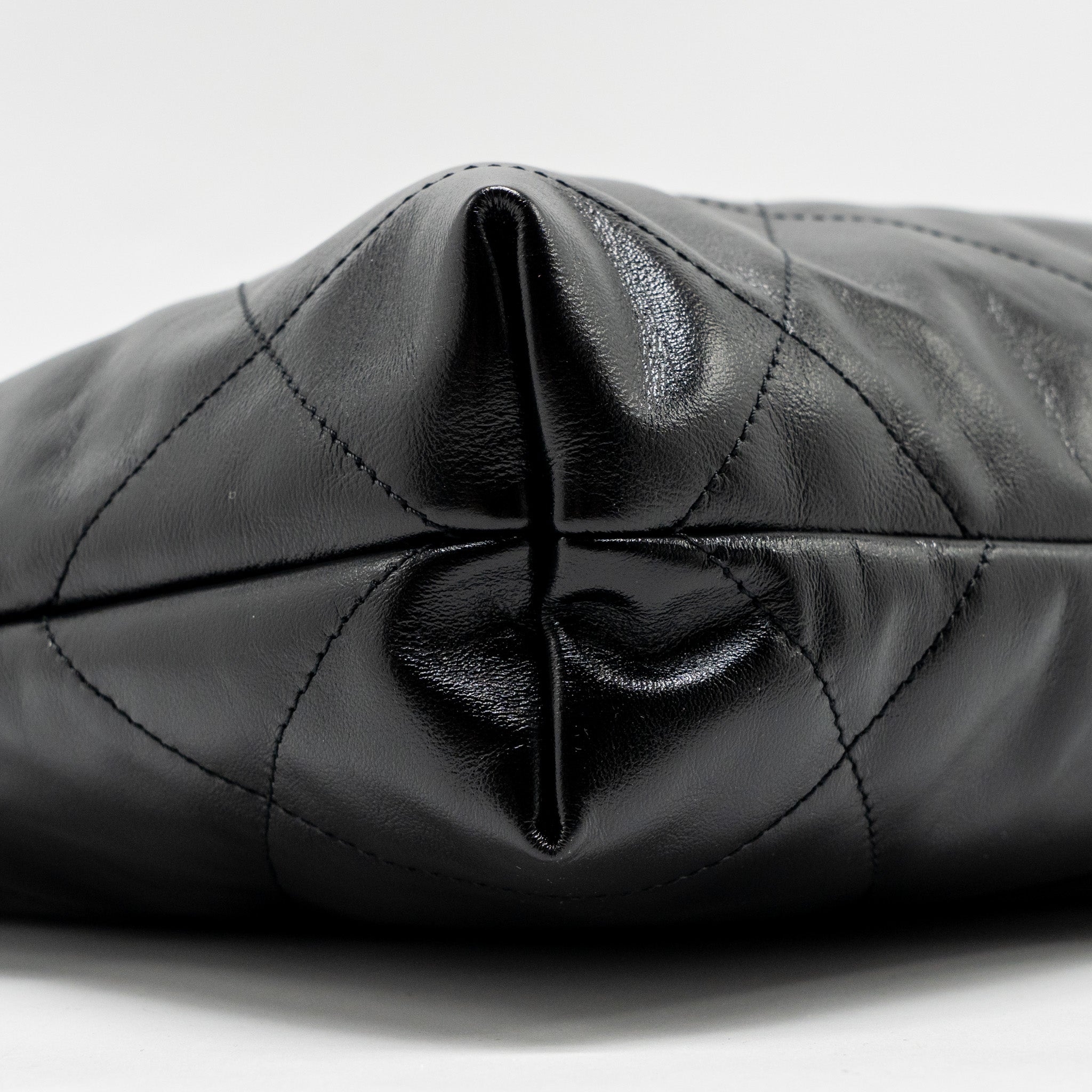 Chanel Small 22 Bag Shiny Calfskin Black (microchip)