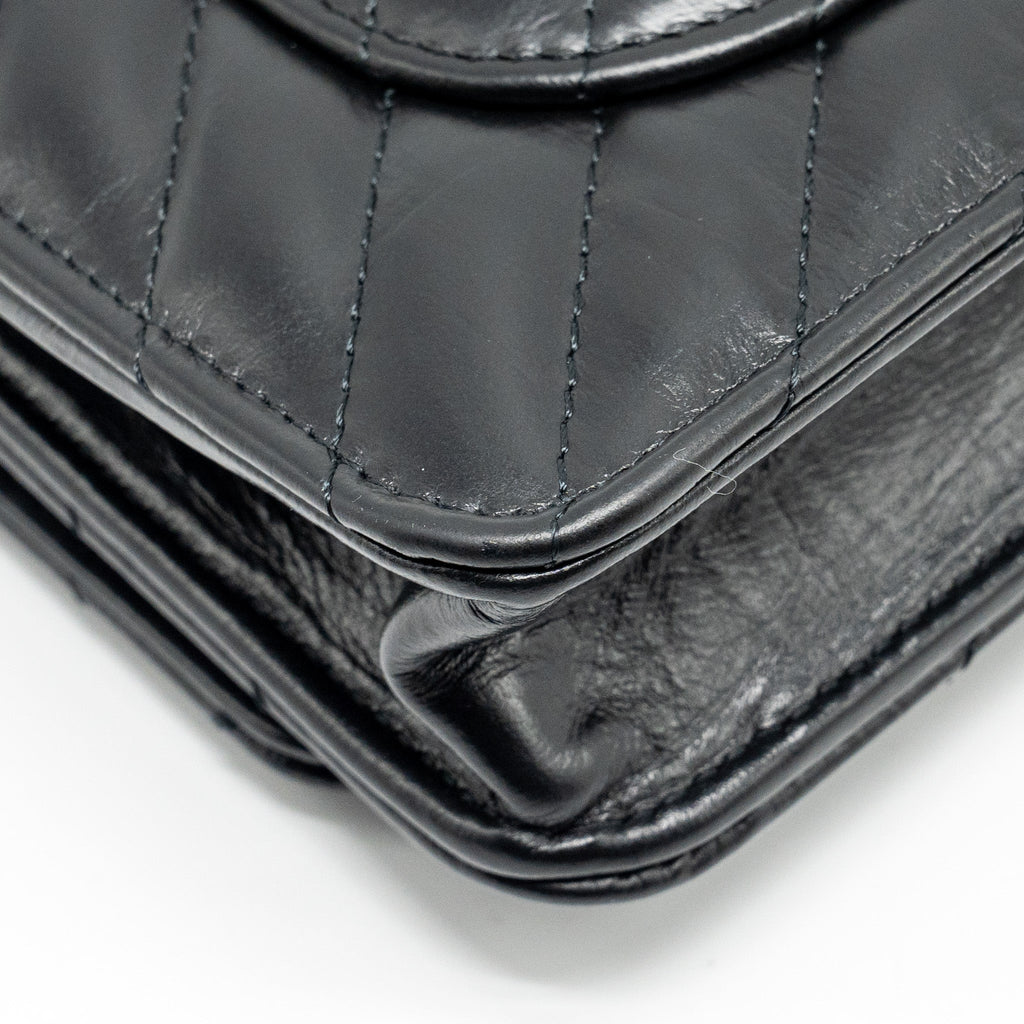 Chanel Chevron 2.55 reissue wallet on Chain aged calfskin black  (microchip)