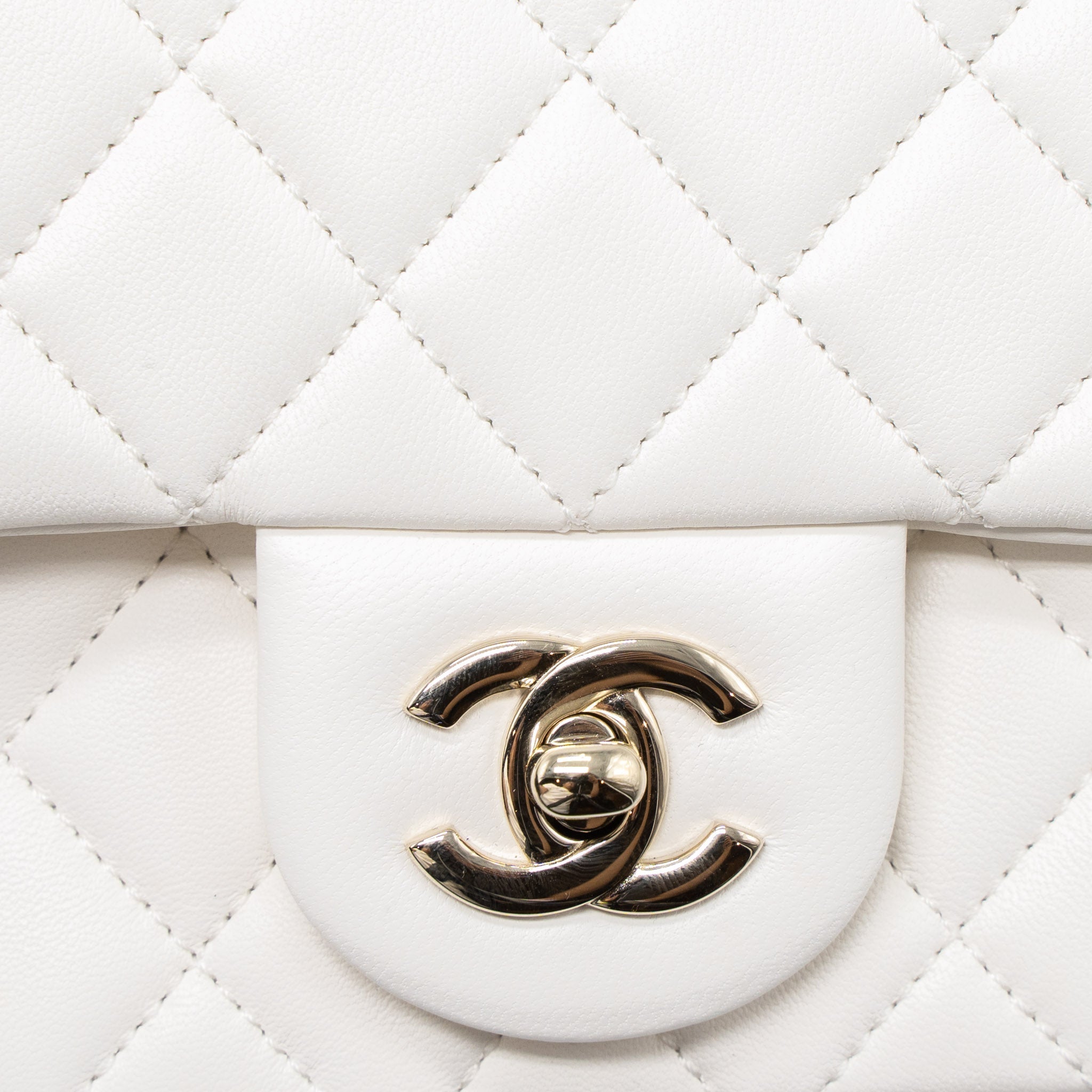 Chanel 23C Pearl Crush Mini Rectangular Flap Bag Lambskin White L (Microchip)