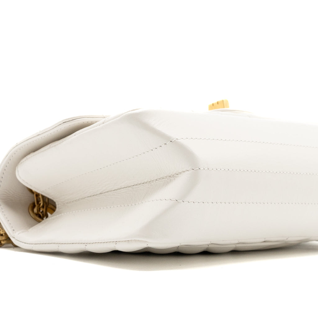 Chanel mini chevron 2.55 reissue flap bag calfskin white  (microchip)