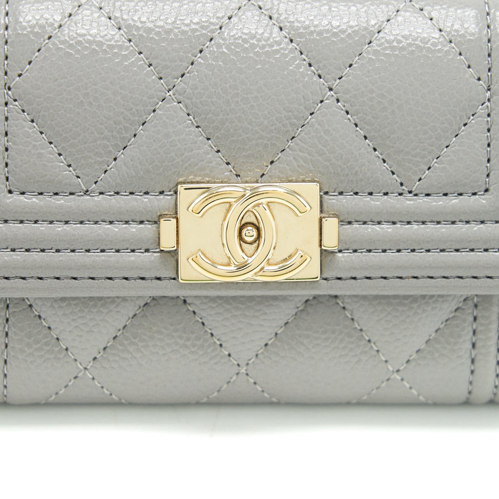 Chanel Boy Flap card holder Caviar light Grey L