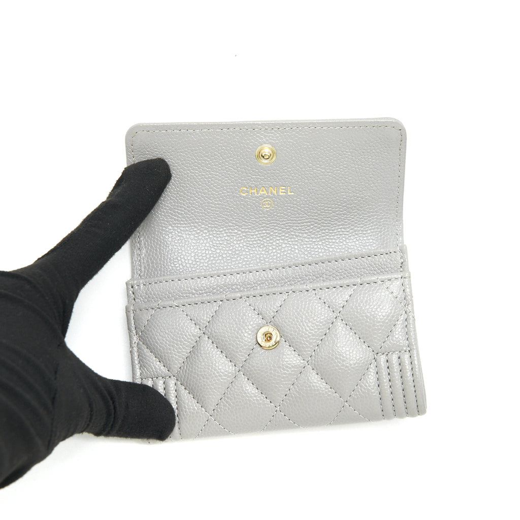 Chanel Boy Flap card holder Caviar light Grey L