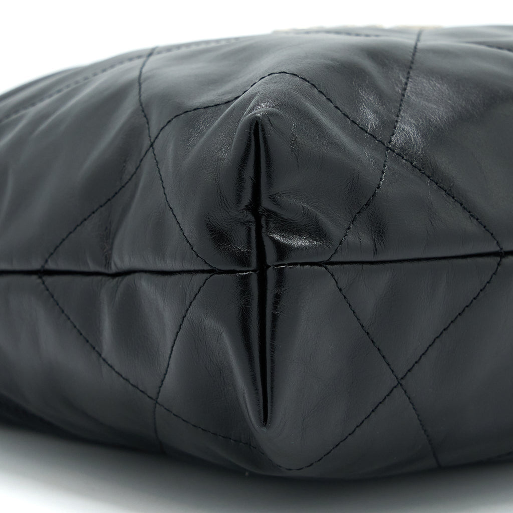 Chanel Small 22 Bag Calfskin Black (Microchip)
