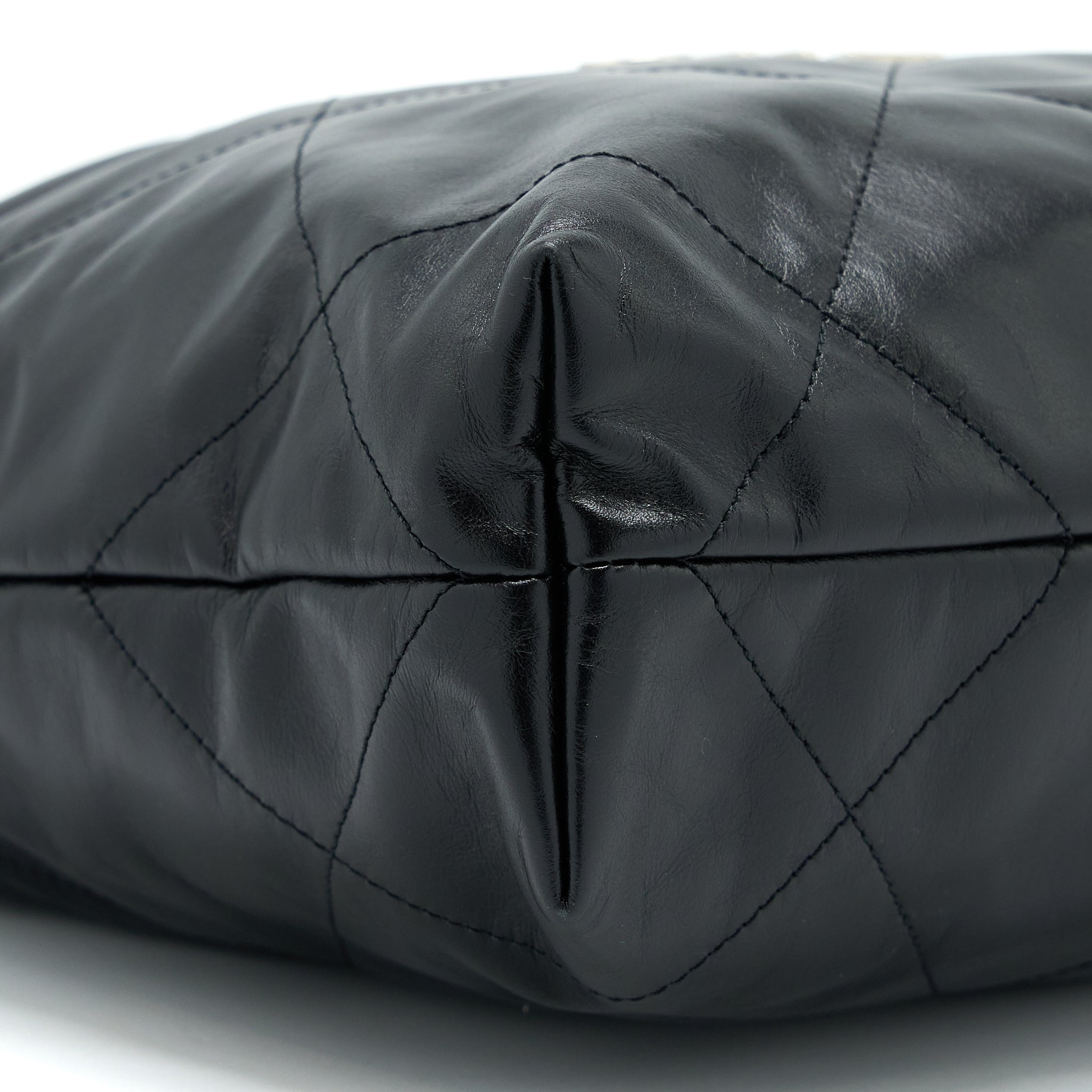 Chanel Small 22 Bag Calfskin Black (Microchip)